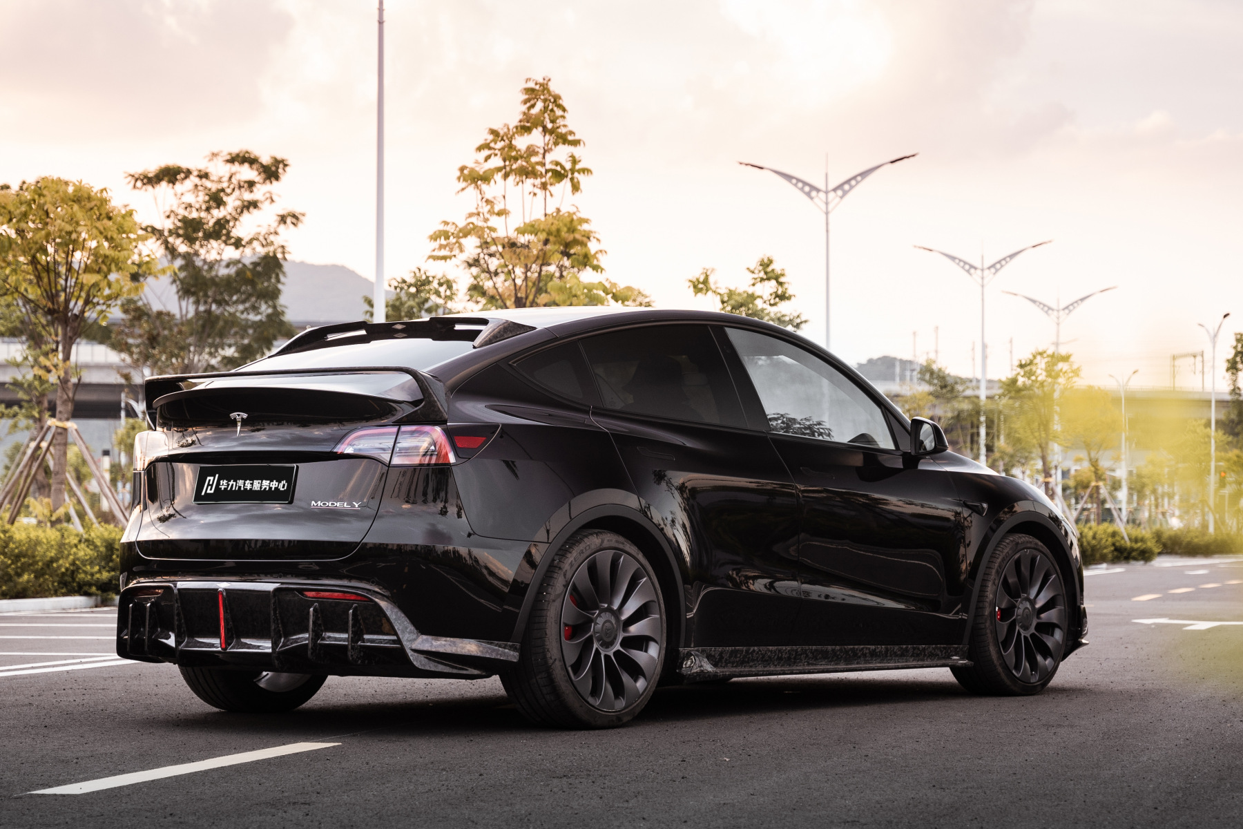 Tesla Model Y Ocean Design Gen 1 Style Dry Carbon Parts - styling view