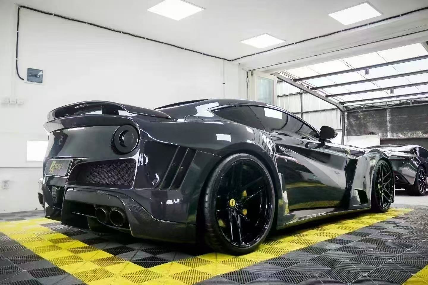 Ferrari F12 N-Largo Style Composite Body Kit - styling view