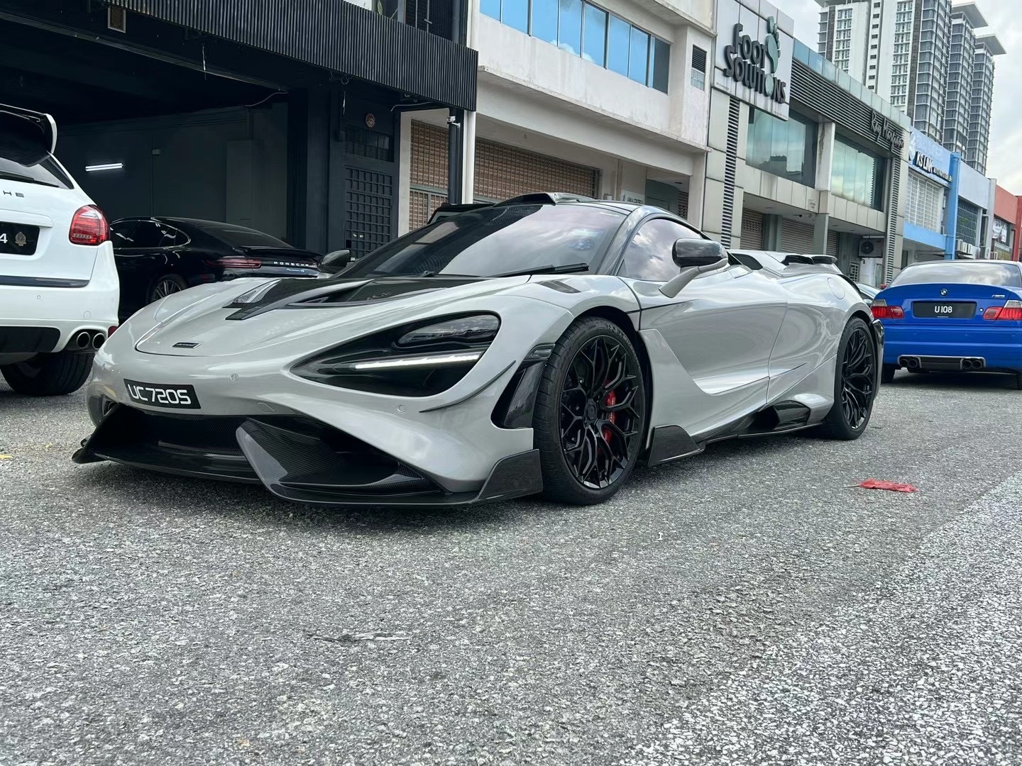 McLaren 720S to 765LT Style Dry Carbon Conversion Kit - styling view