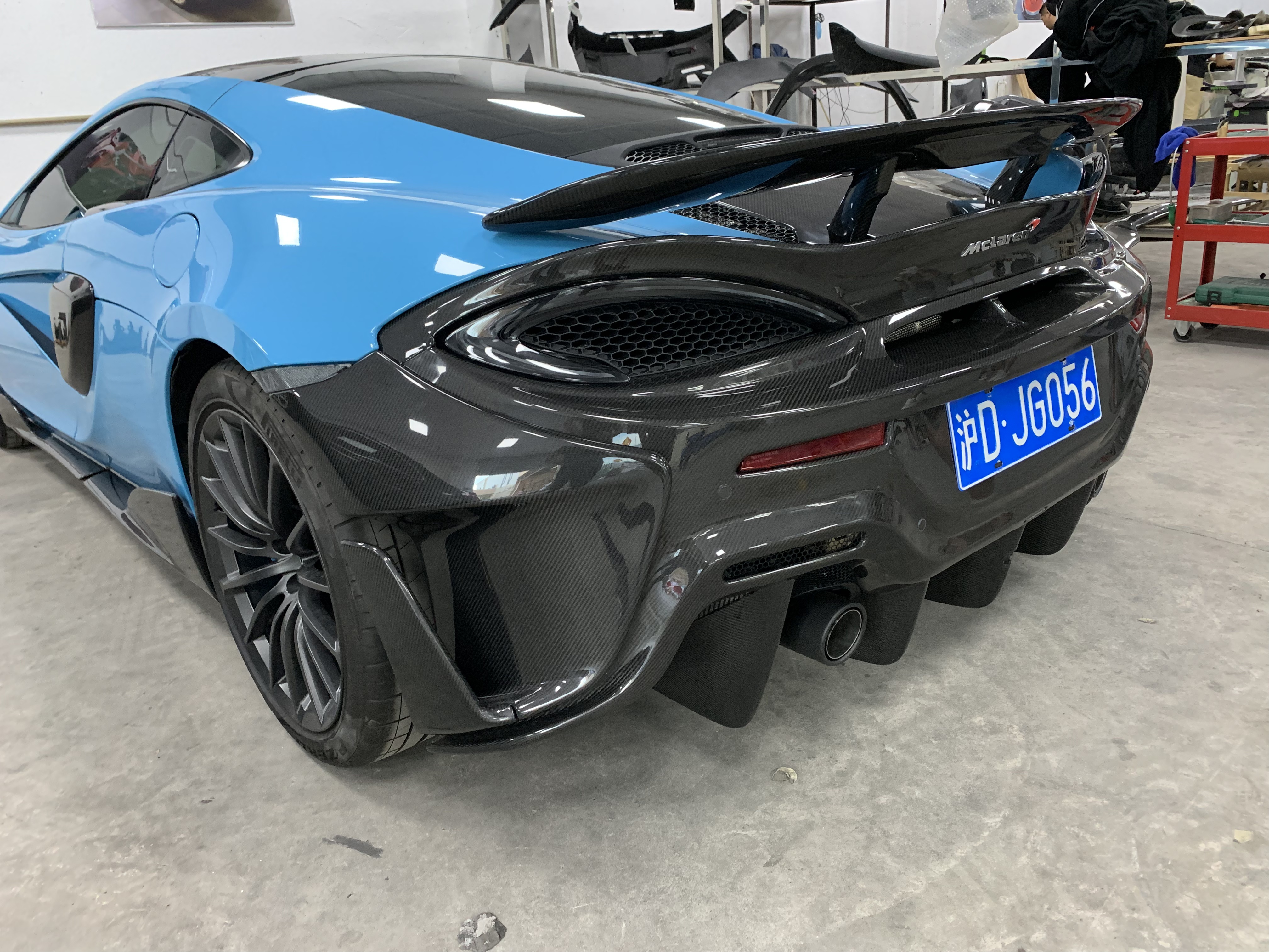 McLaren 540C / 570S to 600LT Style Carbon Fiber Conversion Kit - styling view