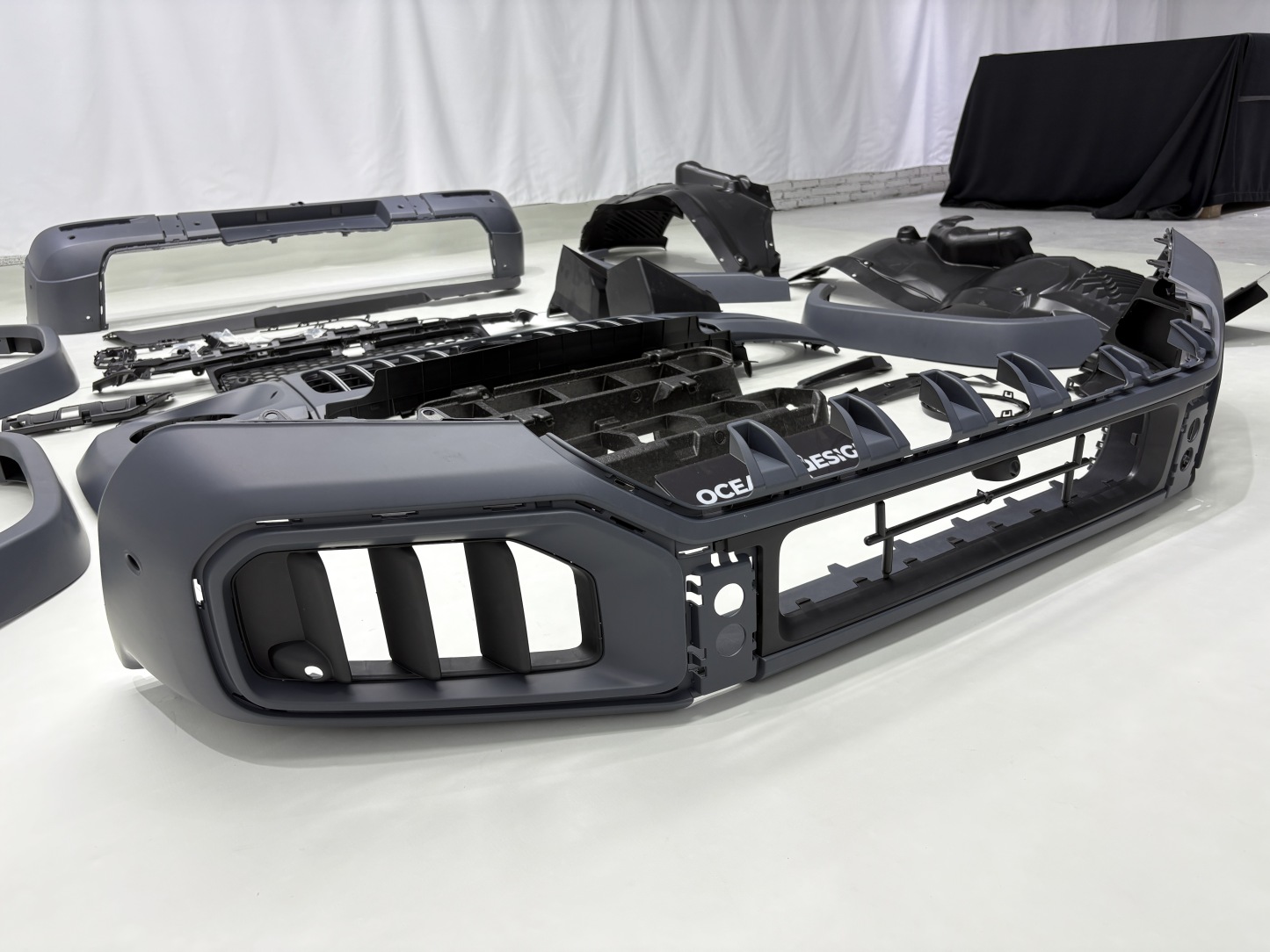 Mercedes-Benz W464/W465 G350/G500/G400 G63 AMG Style PP Conversion Kit - styling view