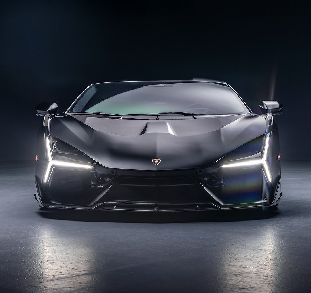 Lamborghini Revuelto R Style Dry Carbon Parts - styling view