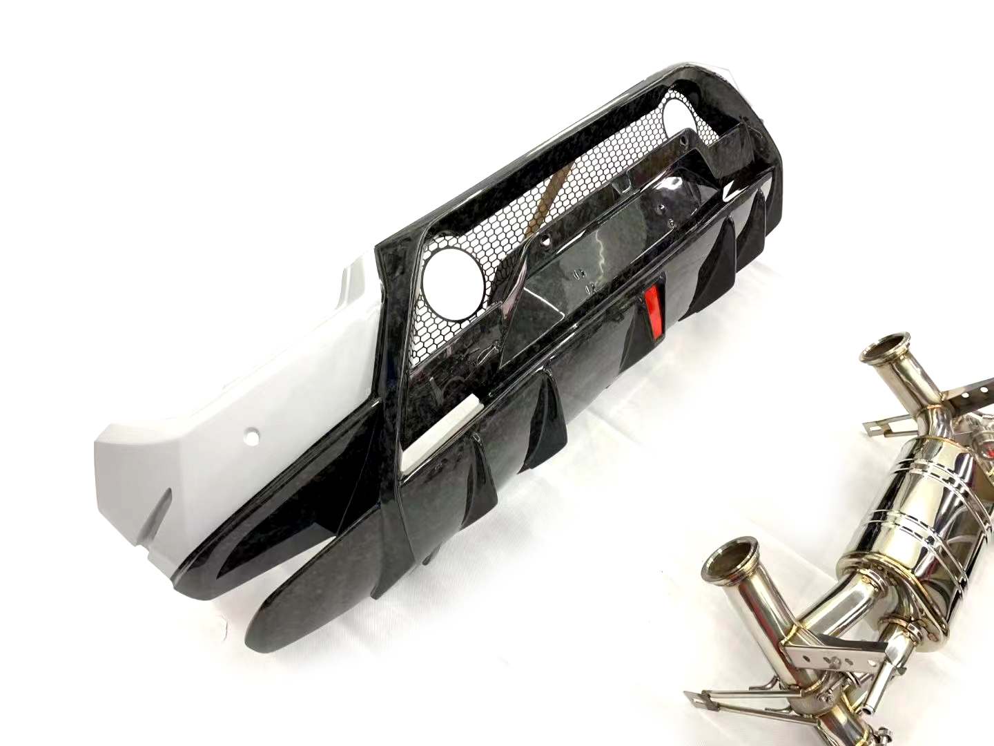 Lamborghini Huracan LP580/LP610/EVO Performance Style Dry Carbon Conversion Kit - styling view