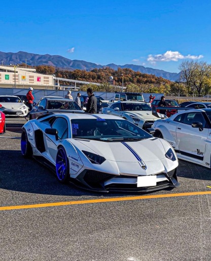 Lamborghini LP700 / LP720 / LP750 LB Style Carbon Fiber Parts - styling view