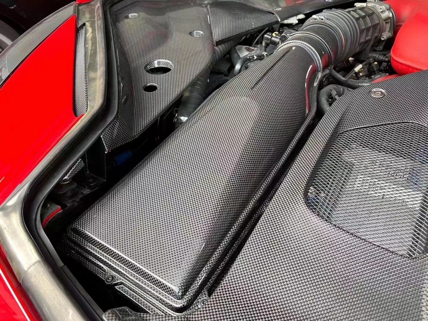 2018- Up Ferrari 812 Superfast & GTS Engine Bay Panels Dry Carbon Fiber MSY Series Bodykit