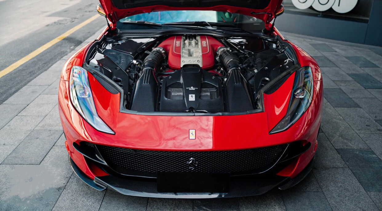 2018- Up Ferrari 812 Superfast & GTS Engine Bay Panels Dry Carbon Fiber MSY Series Bodykit