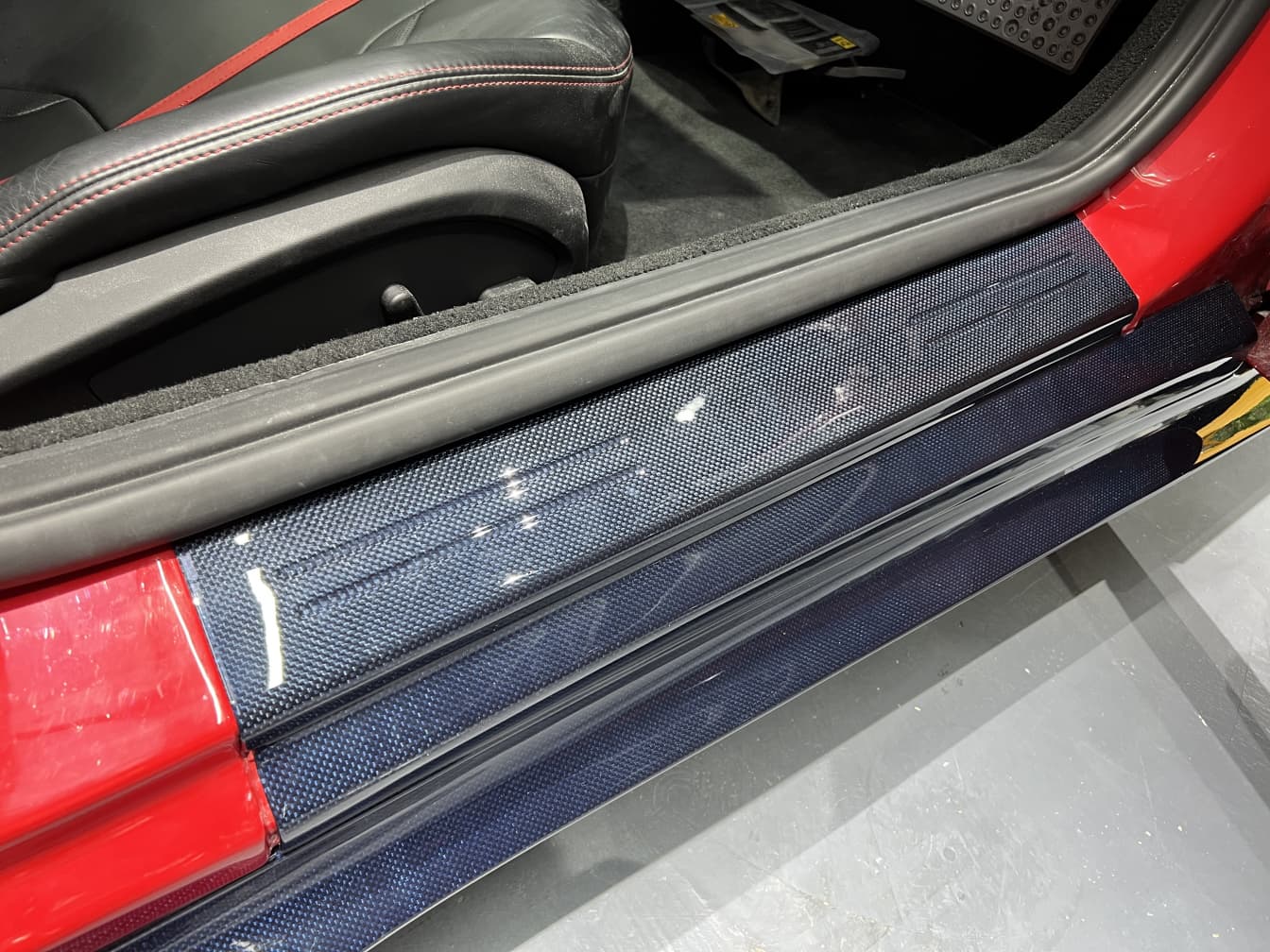 2018- Up Ferrari 812 Superfast & GTS Entrance Panels Door Sills Dry Carbon Fiber MSY Series Bodykit