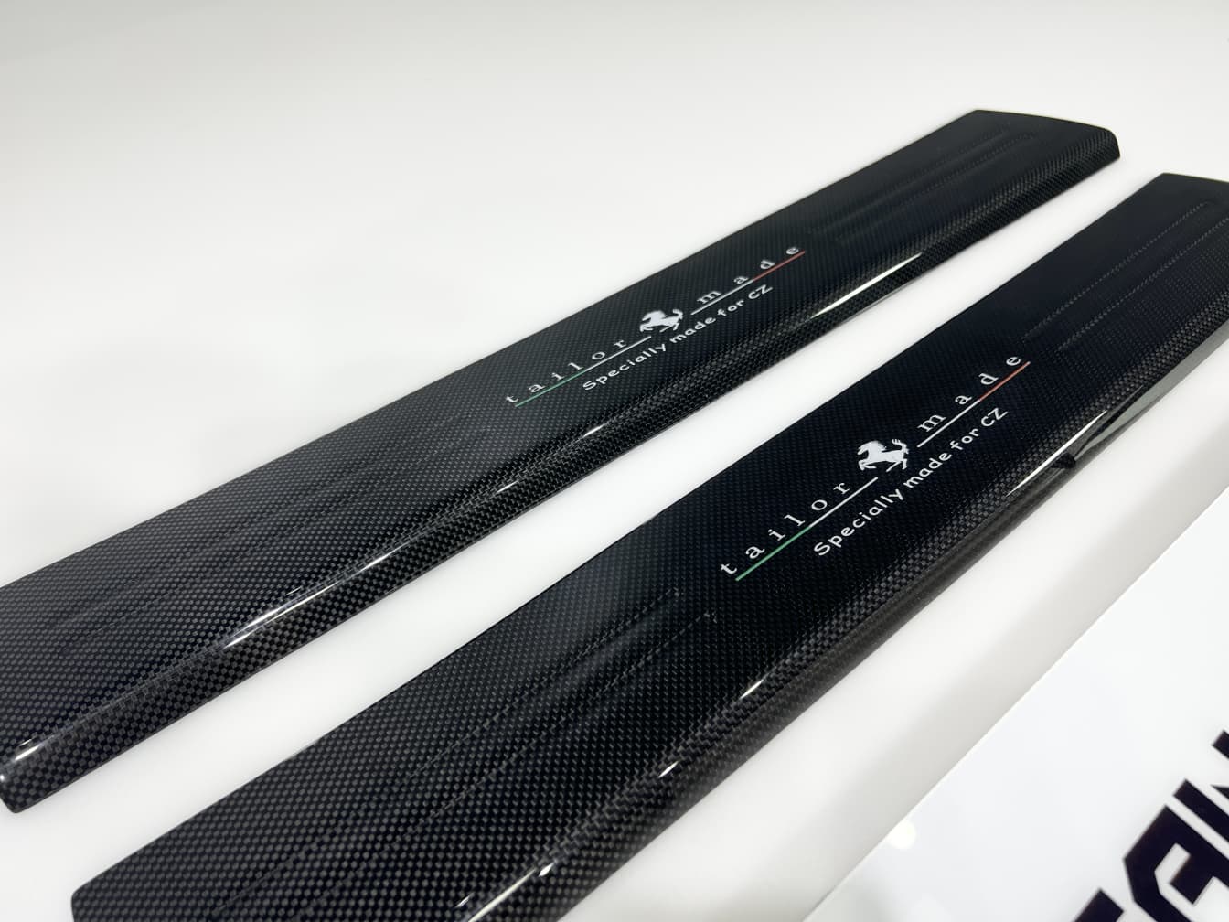 2018- Up Ferrari 812 Superfast & GTS Entrance Panels Door Sills Dry Carbon Fiber MSY Series Bodykit