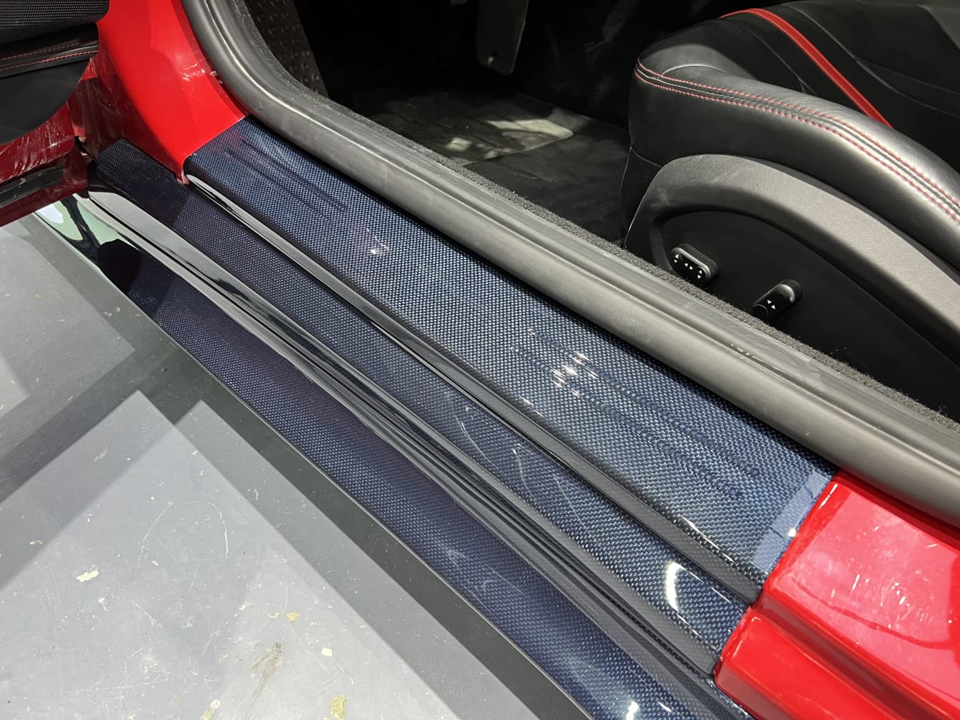 2018- Up Ferrari 812 Superfast & GTS Entrance Panels Door Sills Dry Carbon Fiber MSY Series Bodykit