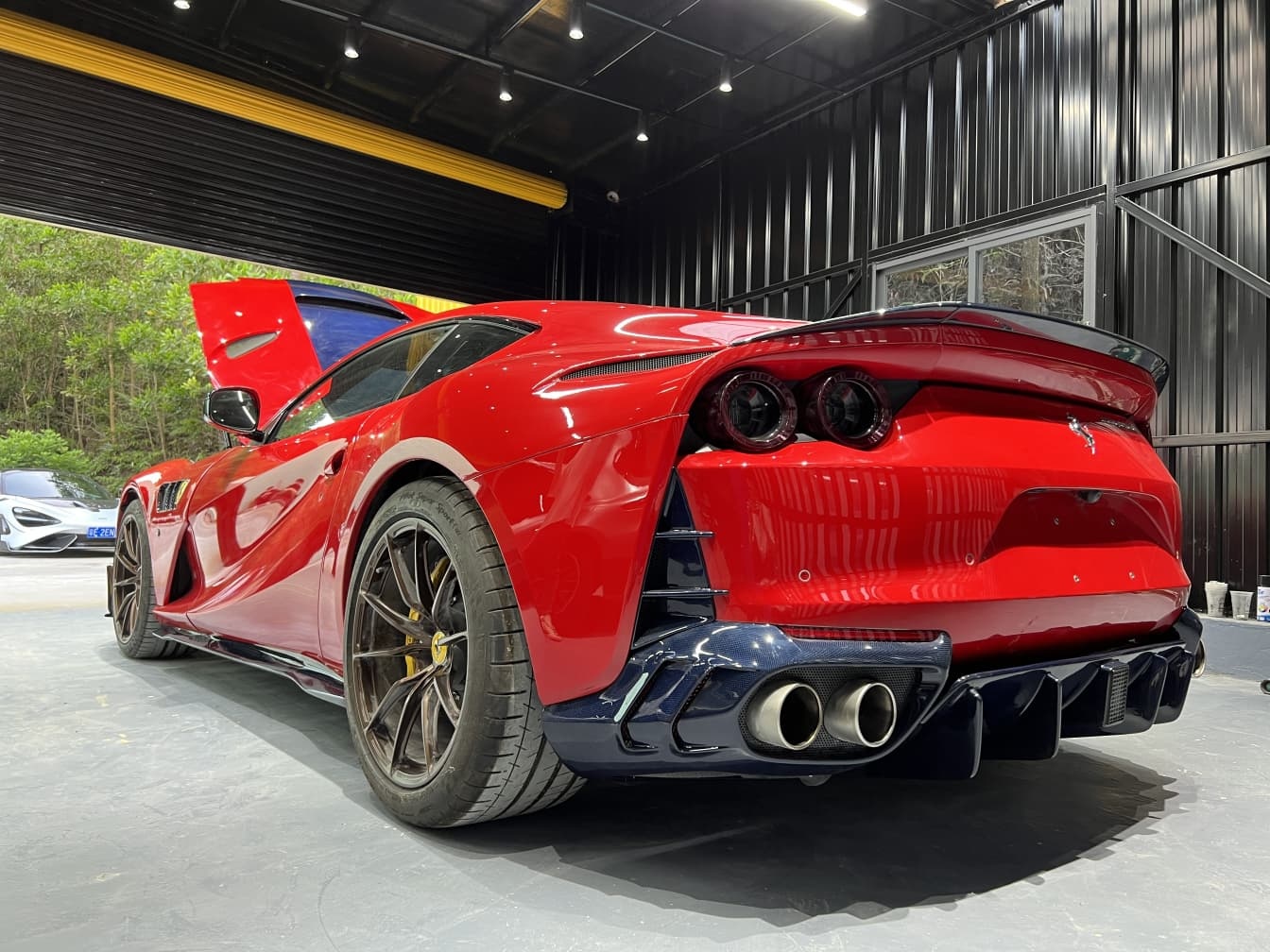 2018- Up Ferrari 812 Superfast & GTS Spoiler Dry Carbon Fiber MSY Series Bodykit