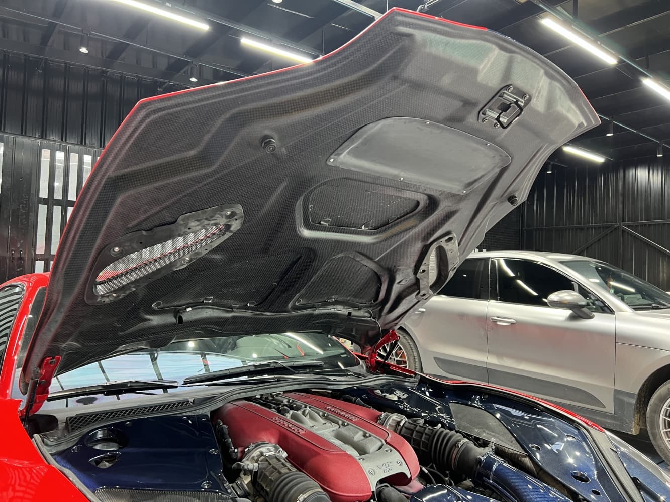 2018- Up Ferrari 812 Superfast & GTS Hood Bonnet Dry Carbon Fiber MSY Series Bodykit