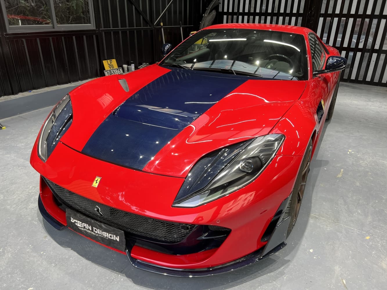 2018- Up Ferrari 812 Superfast & GTS Hood Bonnet Dry Carbon Fiber MSY Series Bodykit