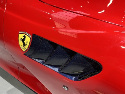 2018- Up Ferrari 812 Superfast & GTS Fender Dry Carbon Fiber MSY Series Bodykit