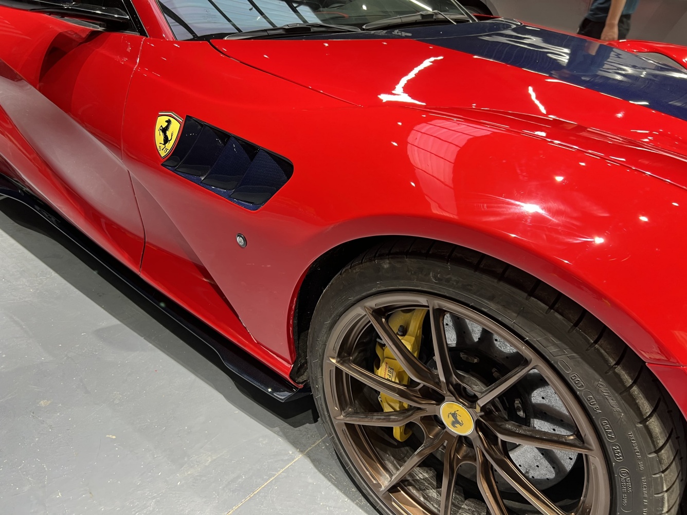 2018- Up Ferrari 812 Superfast & GTS Fender Dry Carbon Fiber MSY Series Bodykit