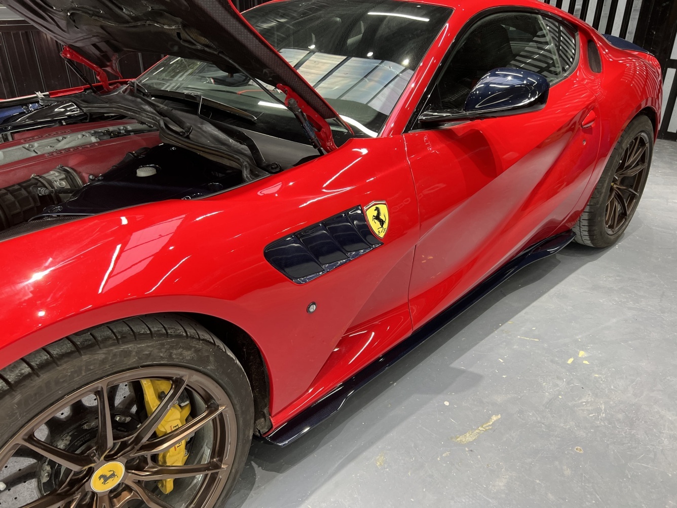 2018- Up Ferrari 812 Superfast & GTS Fender Dry Carbon Fiber MSY Series Bodykit