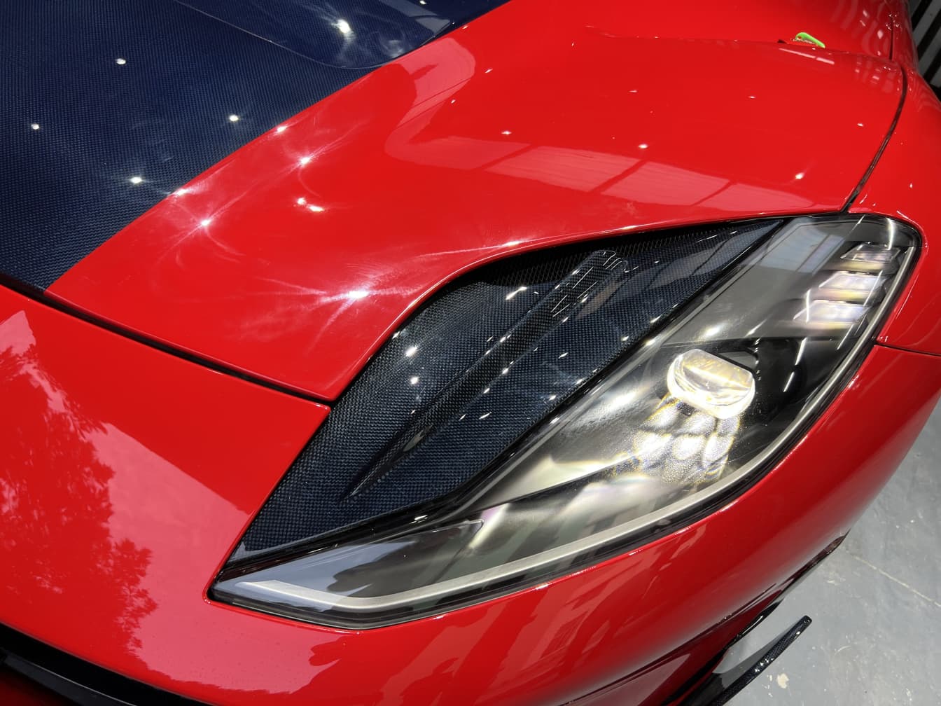 2018- Up Ferrari 812 Superfast & GTS Headlights Air Vents Dry Carbon Fiber MSY Series Bodykit