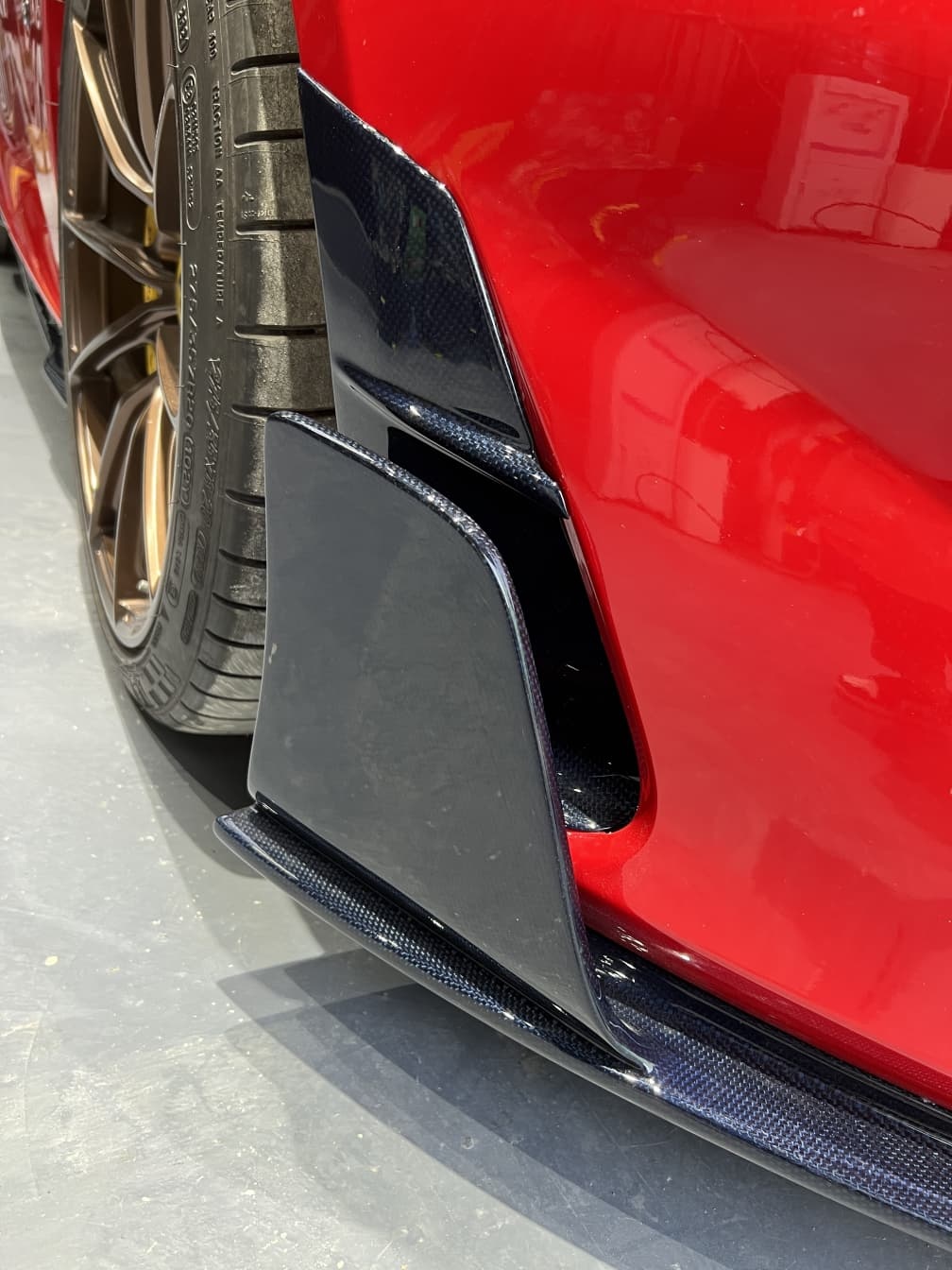 2018- Up Ferrari 812 Superfast & GTS Front Bumper Side Vents Dry Carbon Fiber MSY Series Bodykit