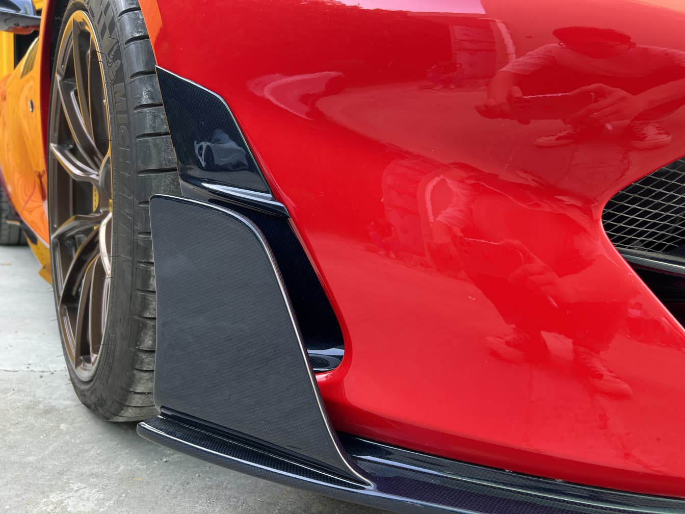 2018- Up Ferrari 812 Superfast & GTS Front Bumper Side Vents Dry Carbon Fiber MSY Series Bodykit