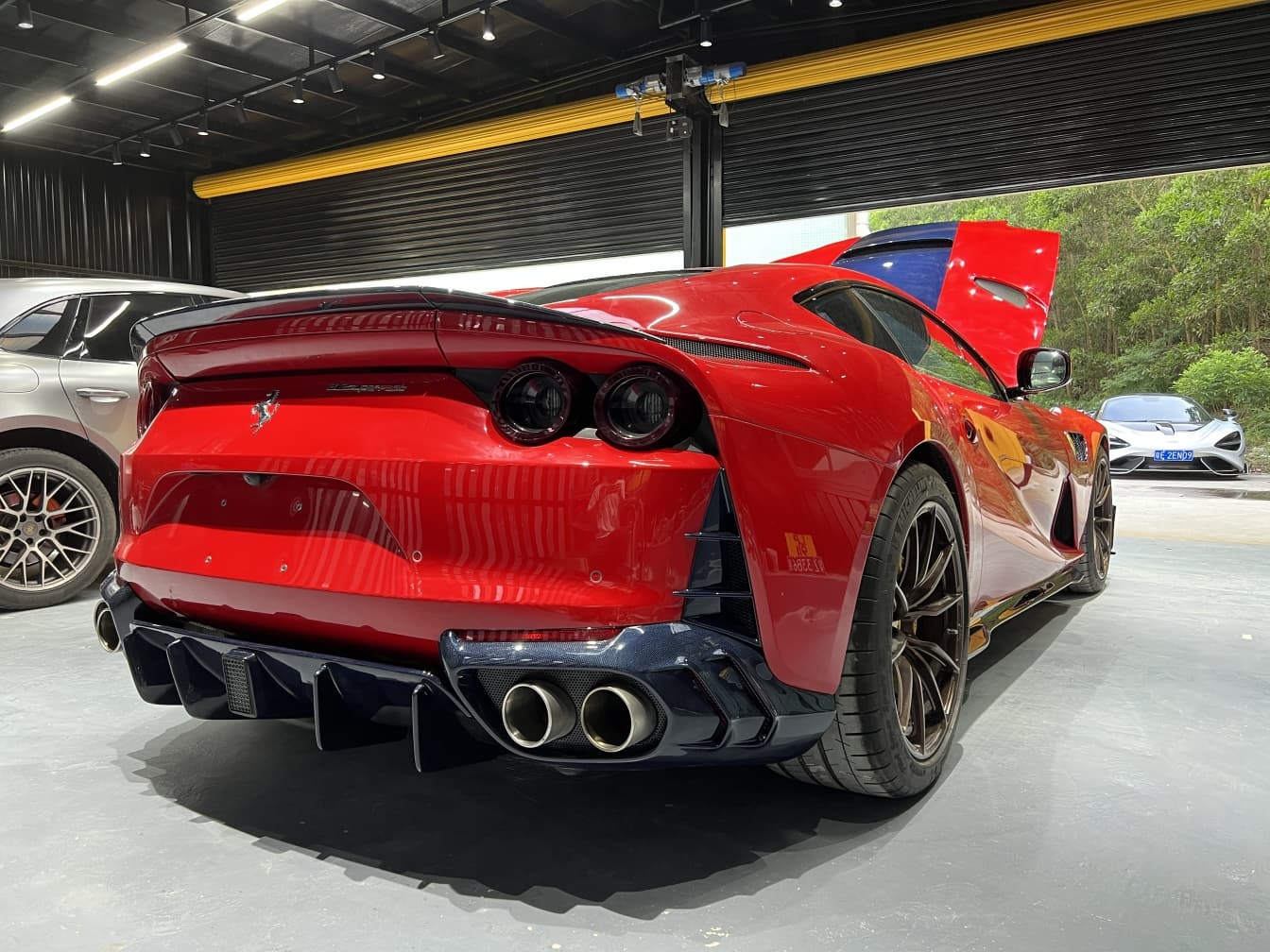 2018- Up Ferrari 812 Superfast & GTS Spoiler Dry Carbon Fiber MSY Series Bodykit