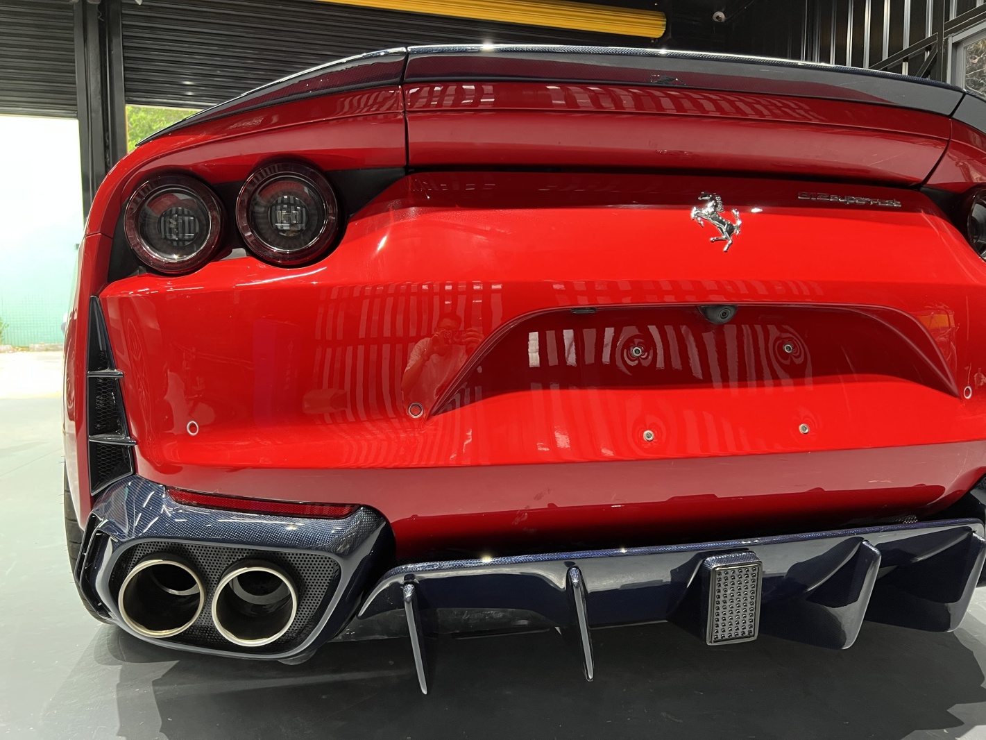 2018- Up Ferrari 812 Superfast & GTS Rear Diffuser Dry Carbon Fiber MSY Series Bodykit