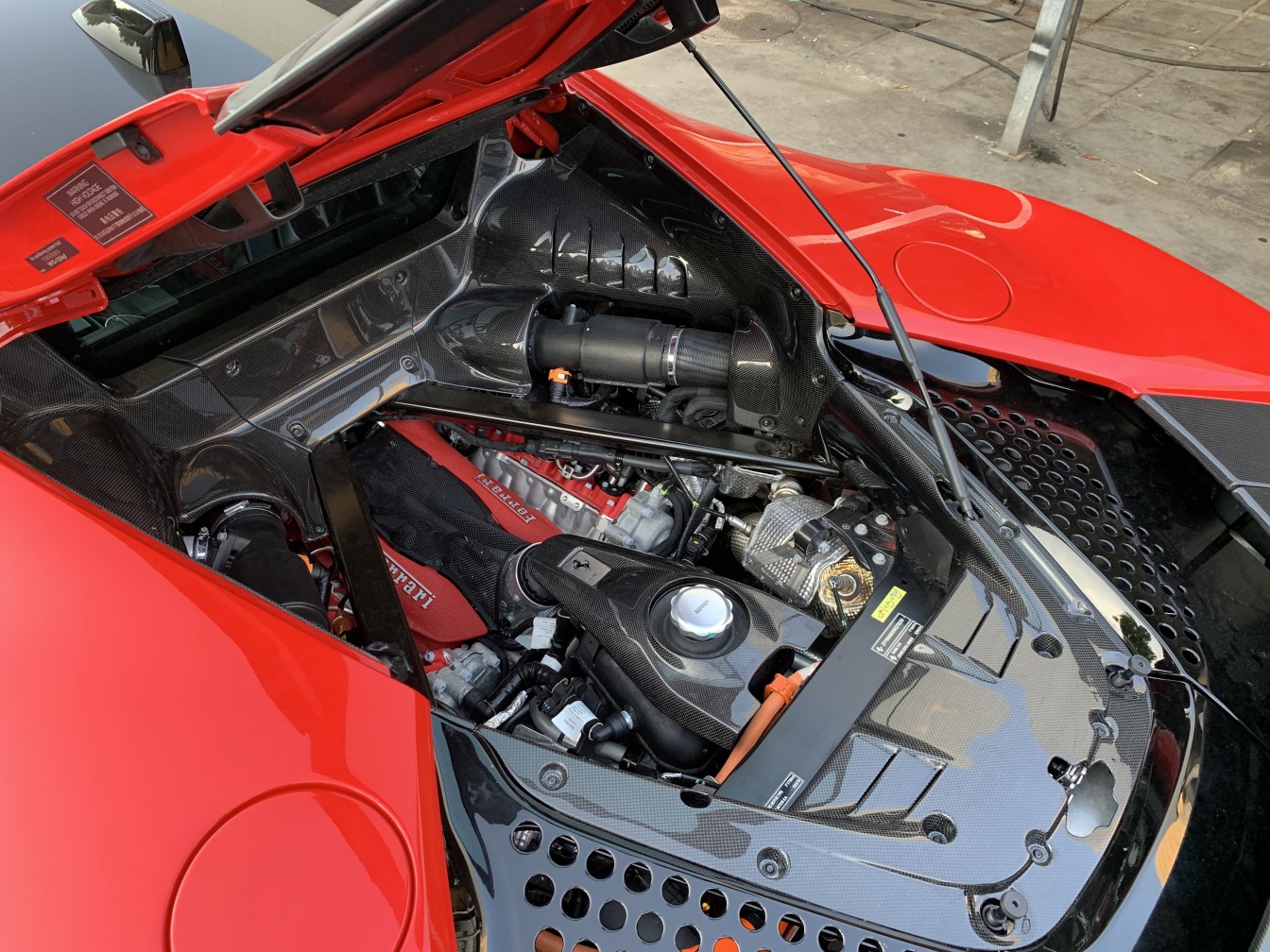 2020-UP Ferrari SF90 Stradale Engine Interior with Cooling Mesh Dry Carbon Fiber OEM Series Bodykit