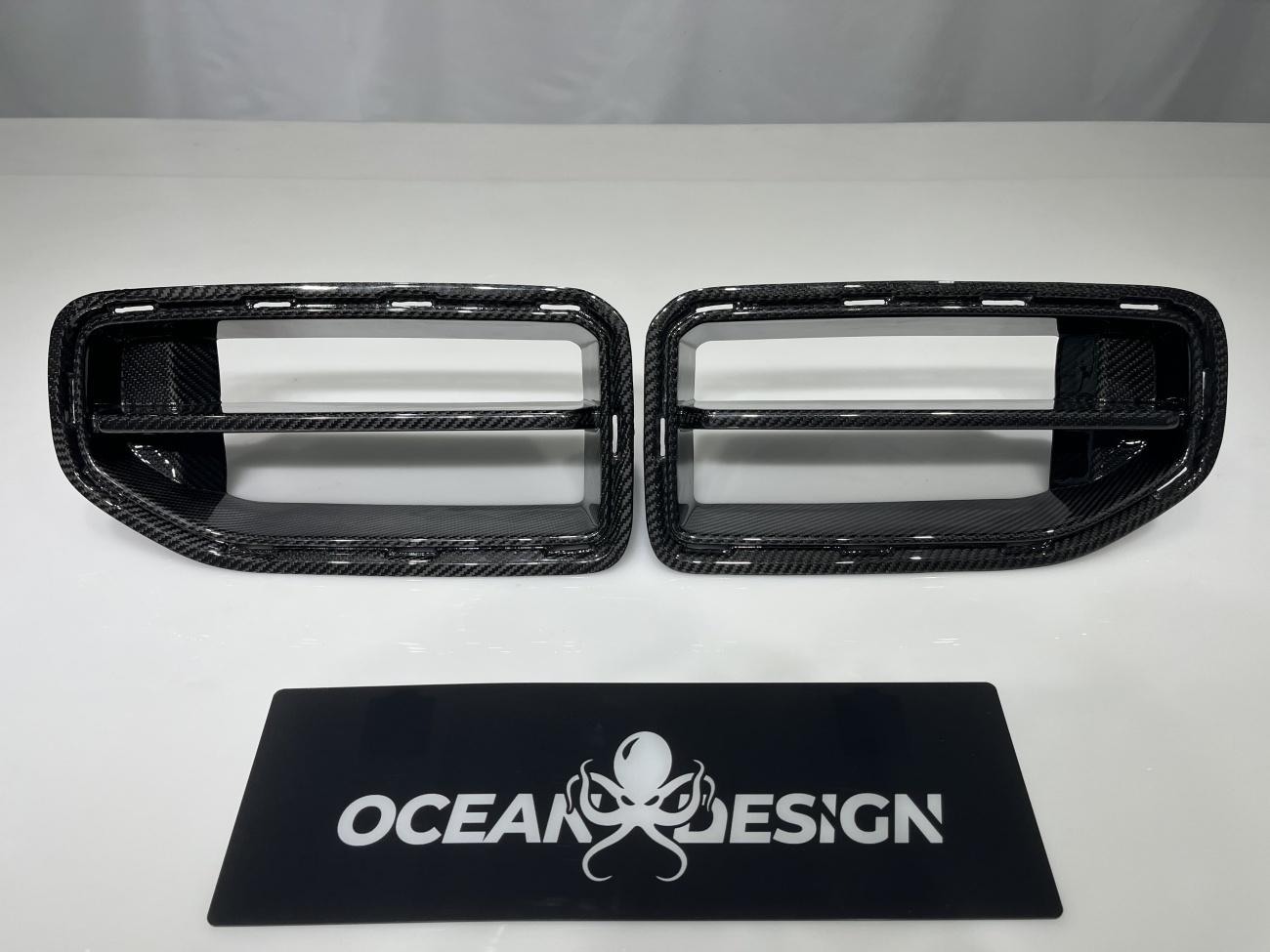 2023-2025 BMW G87 M2 AP Style Dry Carbon Fiber Front Kidney Grilles