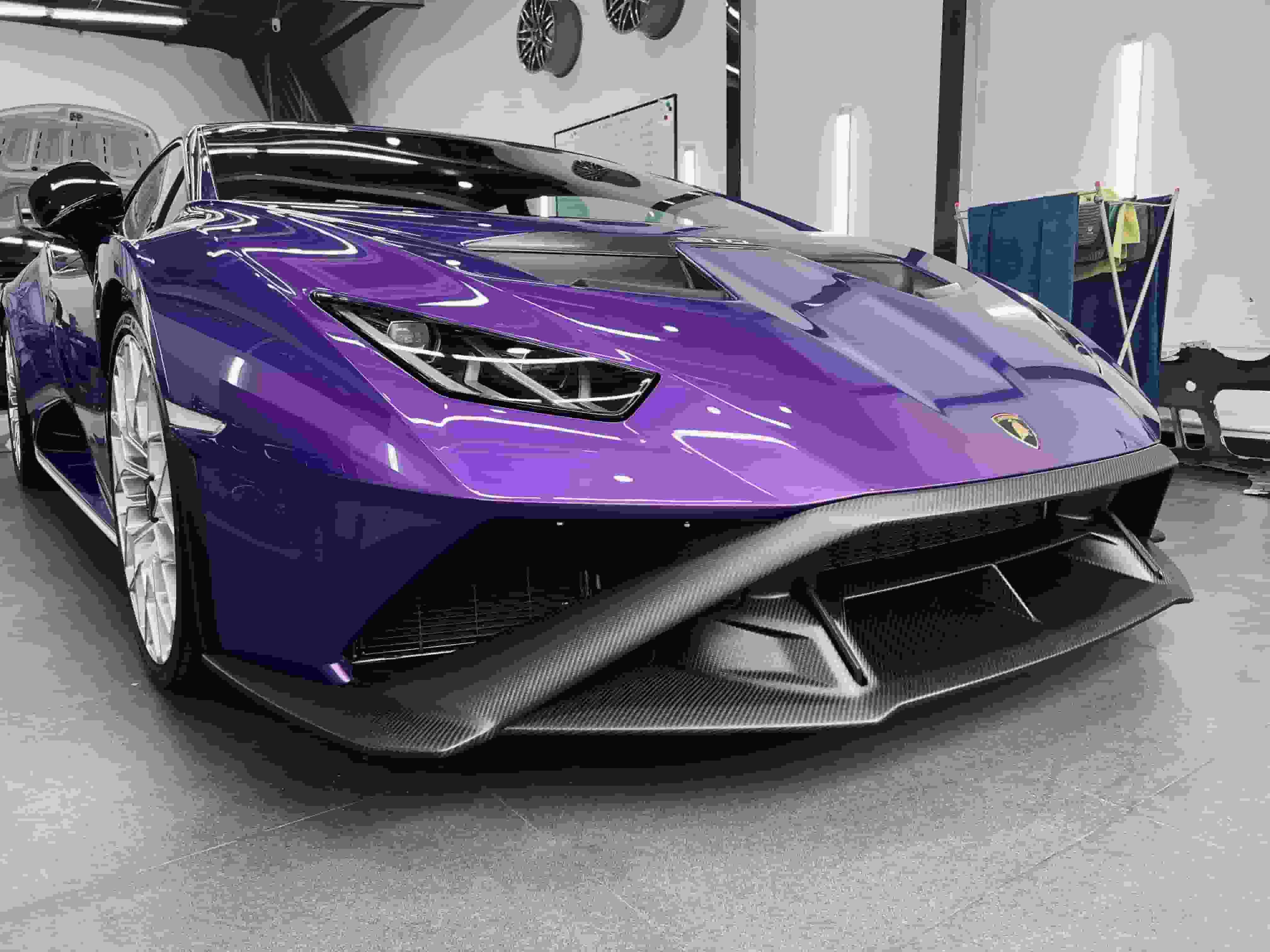 Lamborghini Huracan STO Down-Splitter Dry Carbon Fiber OEM Series Bodykit