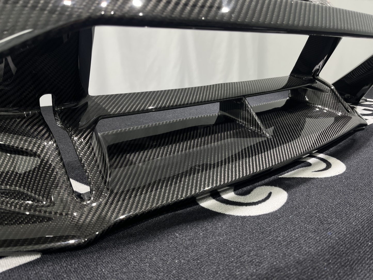 Lamborghini Huracan STO Down-Splitter Dry Carbon Fiber OEM Series Bodykit
