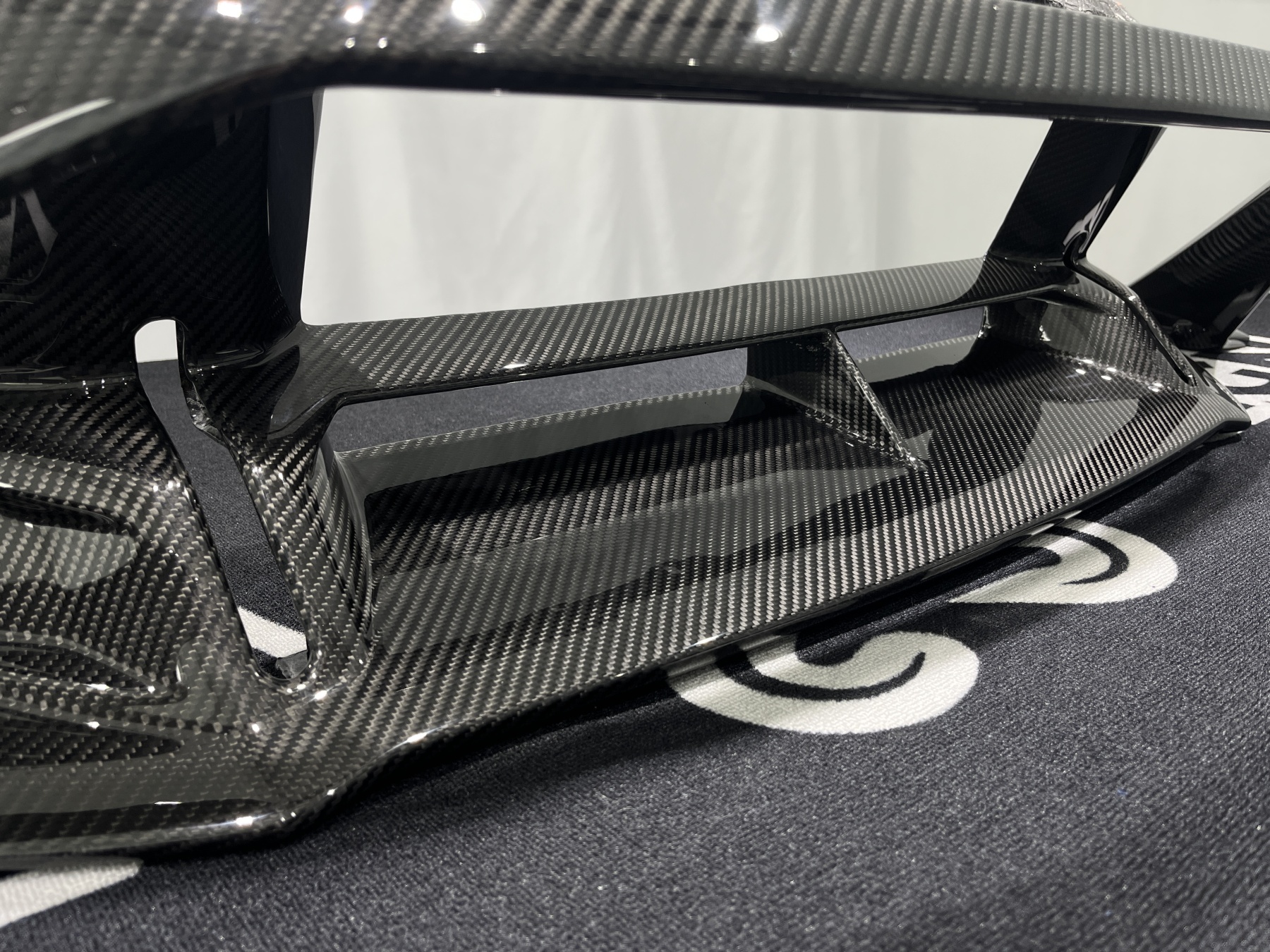 Lamborghini Huracan STO Down-Splitter Dry Carbon Fiber OEM Series Bodykit