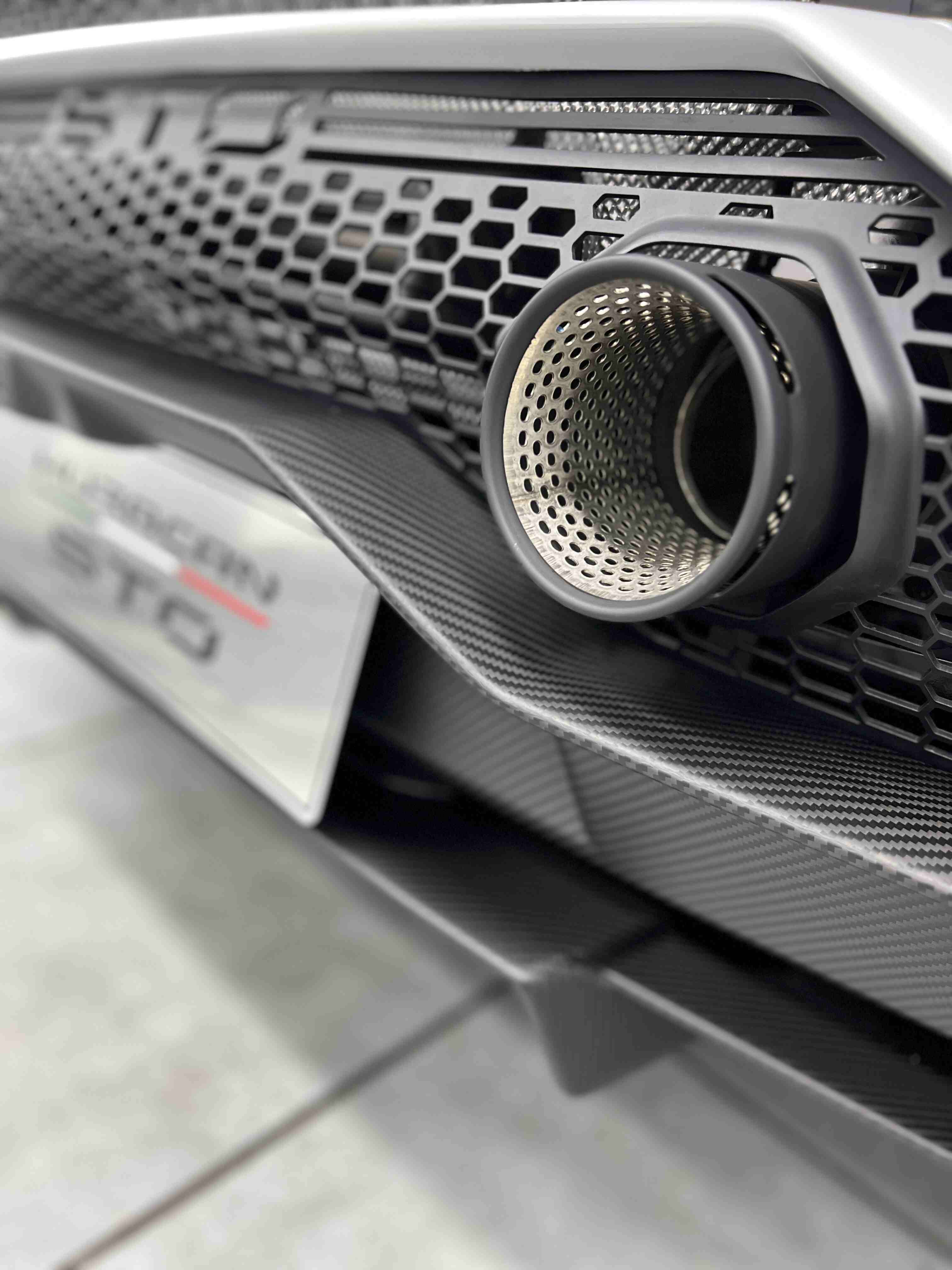 Lamborghini Huracan STO Rear Diffuser Dry Carbon Fiber OEM Series Bodykit