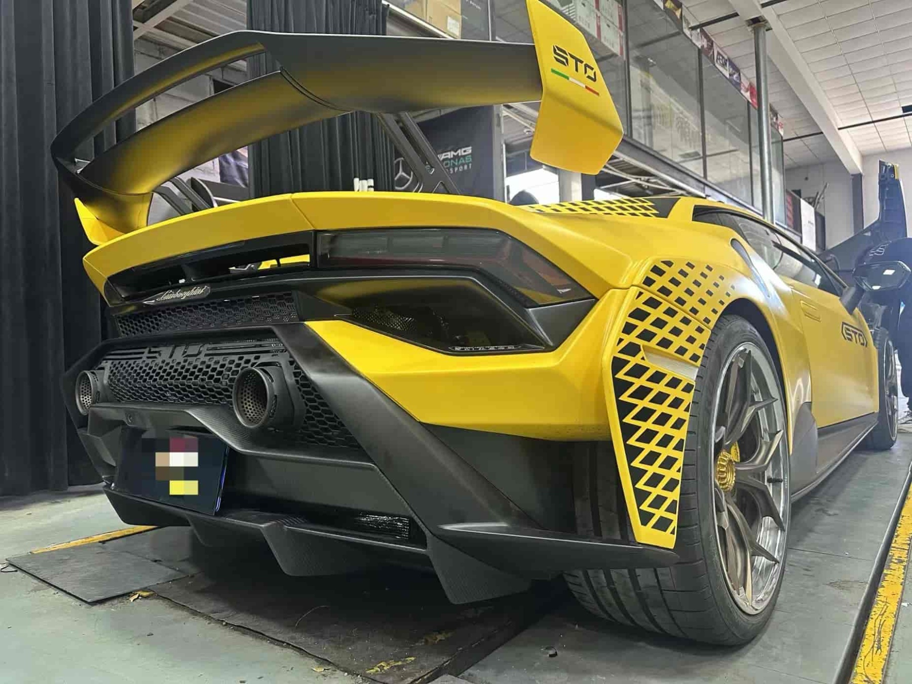 Lamborghini Huracan STO Full Set Spoiler Rear Wing Dry Carbon OEM Series