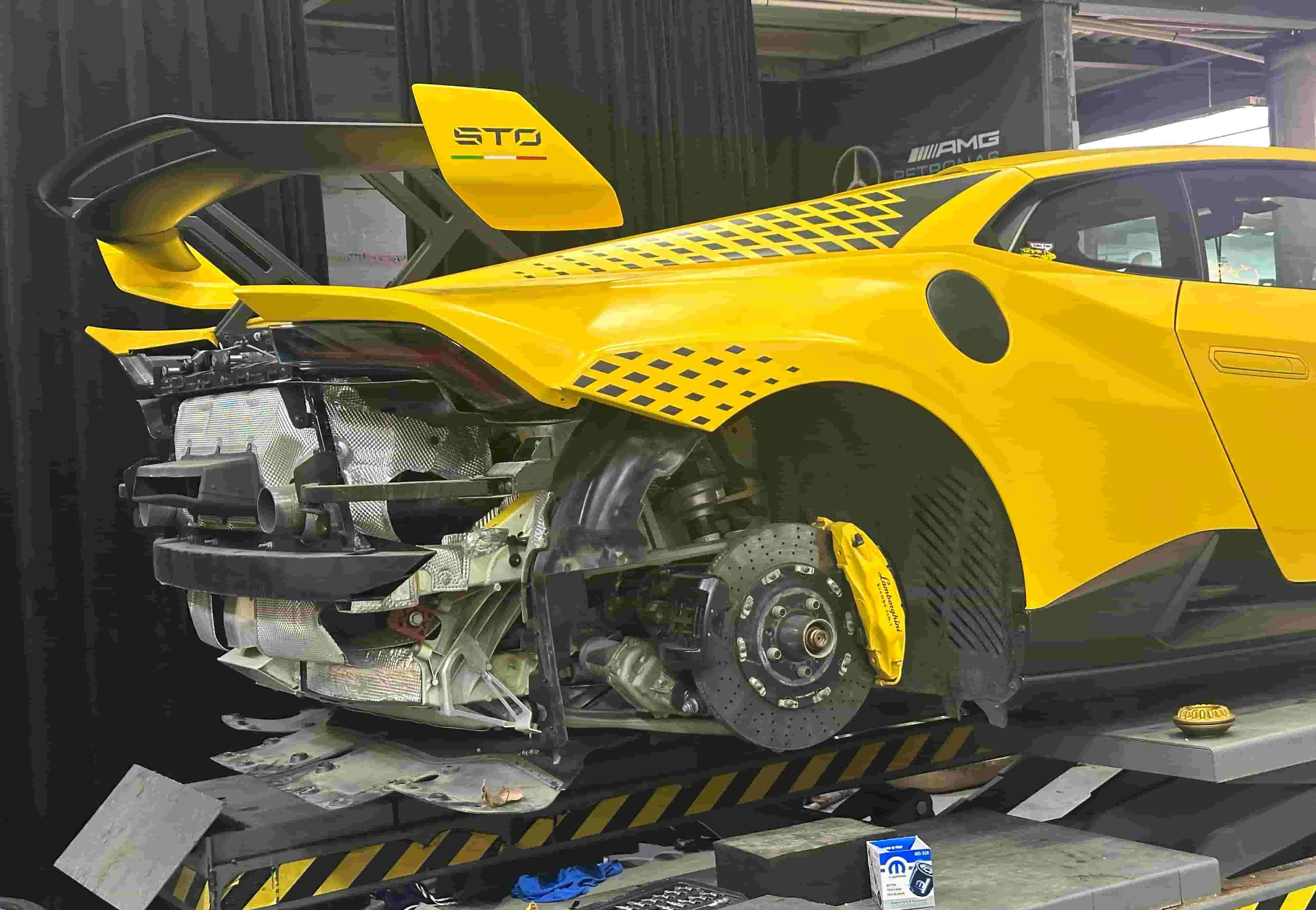 Lamborghini Huracan STO Full Set Spoiler Rear Wing Dry Carbon OEM Series