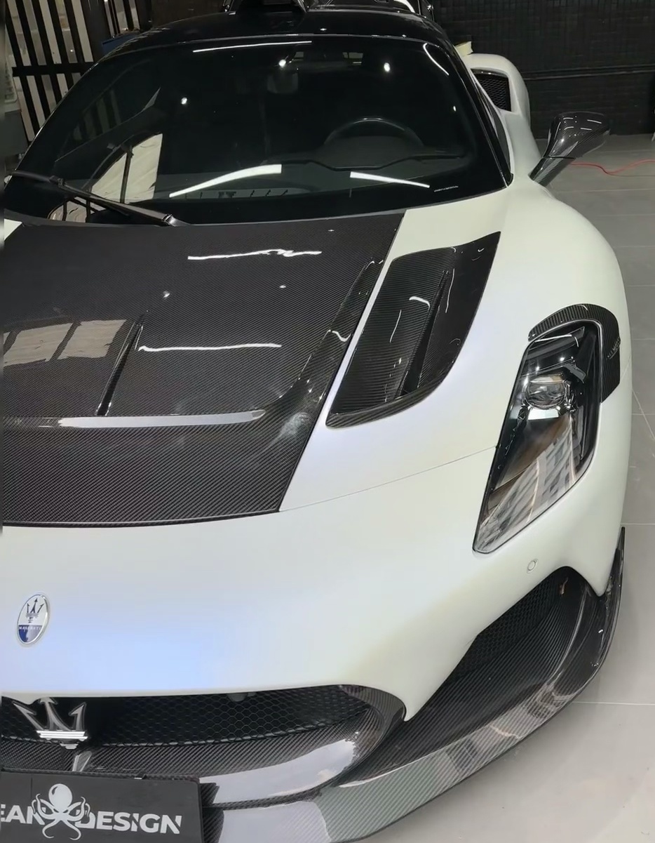Maserati MC20 2020-2025 Air Outtake of Bonnet Dry Carbon Fiber MSY Bodykit