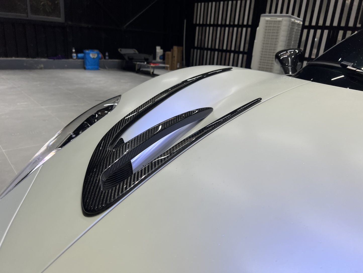 Maserati MC20 2020-2025 Dry Carbon Fiber Hood Trident Inserts SD Series Bodykit
