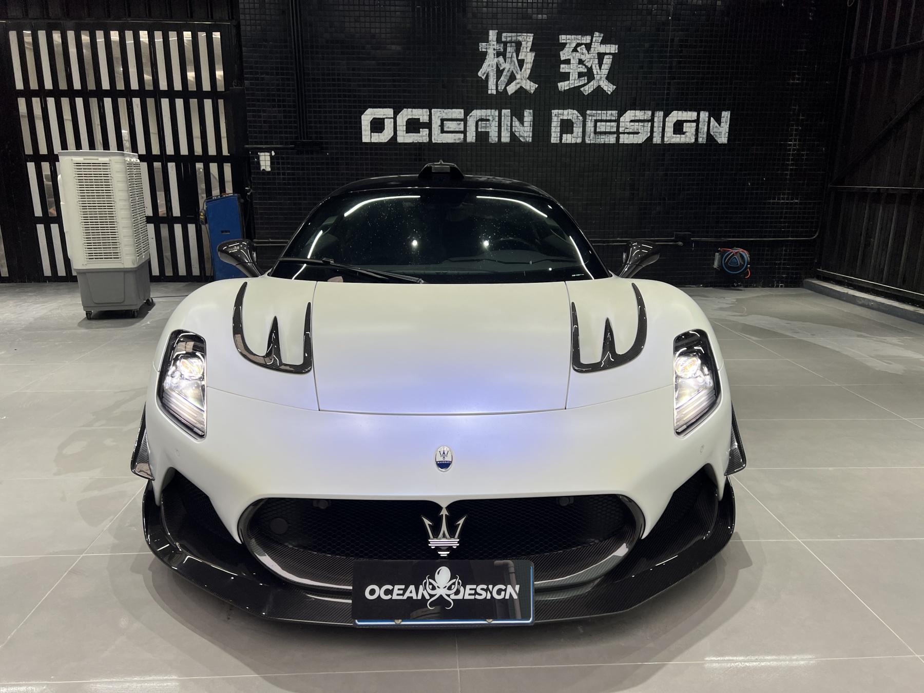 Maserati MC20 2020-2025 Dry Carbon Fiber Hood Trident Inserts SD Series Bodykit