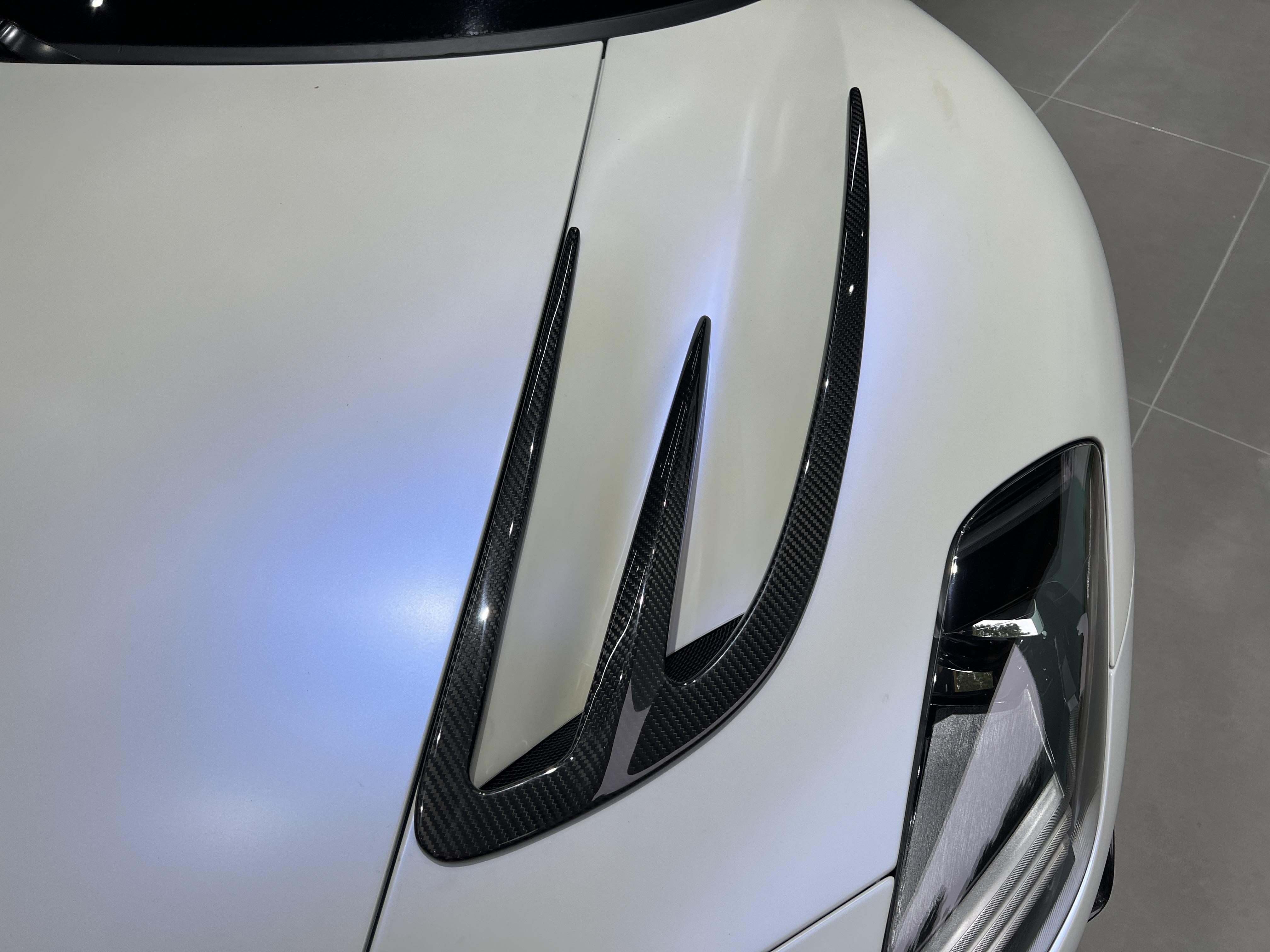 Maserati MC20 2020-2025 Dry Carbon Fiber Hood Trident Inserts SD Series Bodykit
