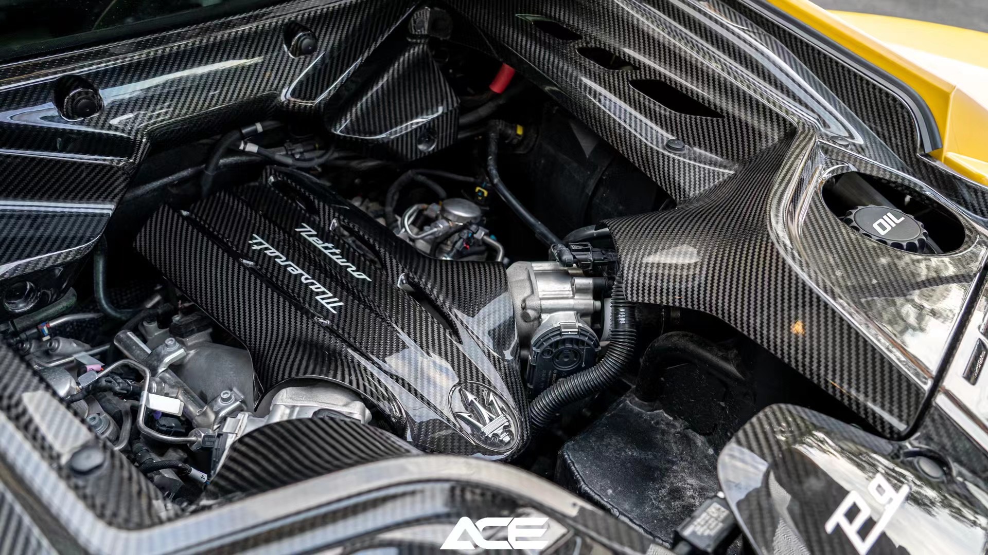 Maserati MC20 2020-2025 Engine Bay Dry Carbon Fiber N Series Bodykit