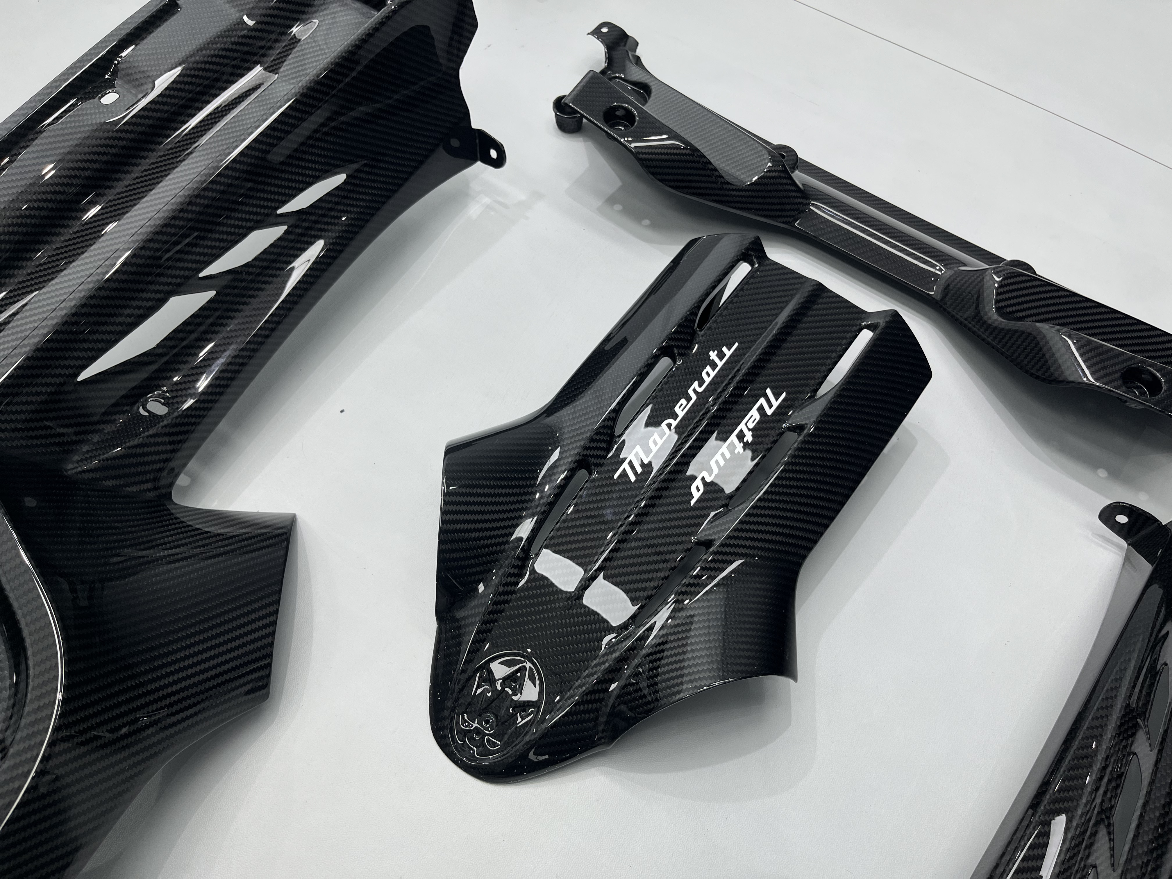 Maserati MC20 2020-2025 Engine Bay Dry Carbon Fiber OEM Series Bodykit