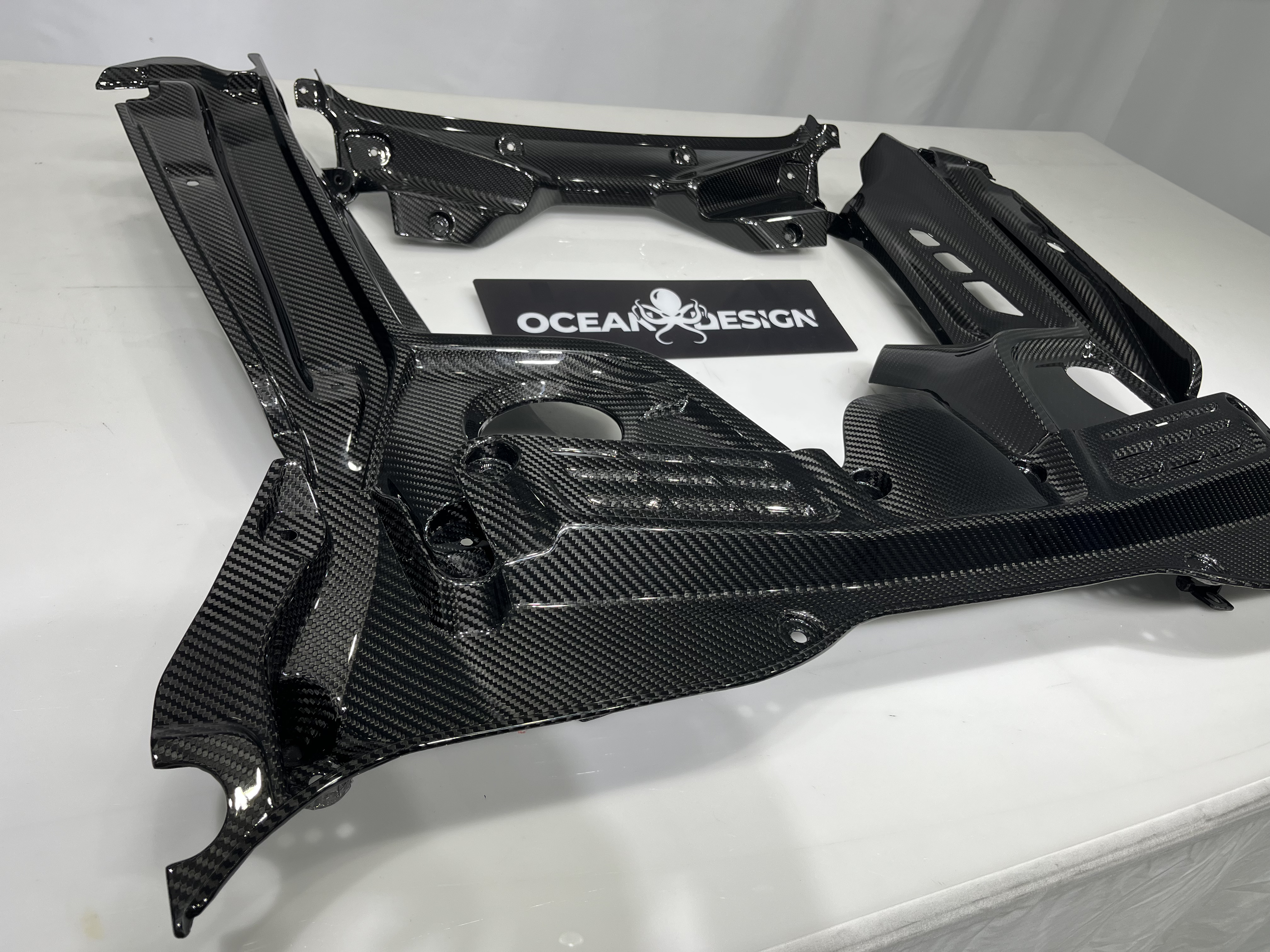 Maserati MC20 2020-2025 Engine Bay Dry Carbon Fiber OEM Series Bodykit