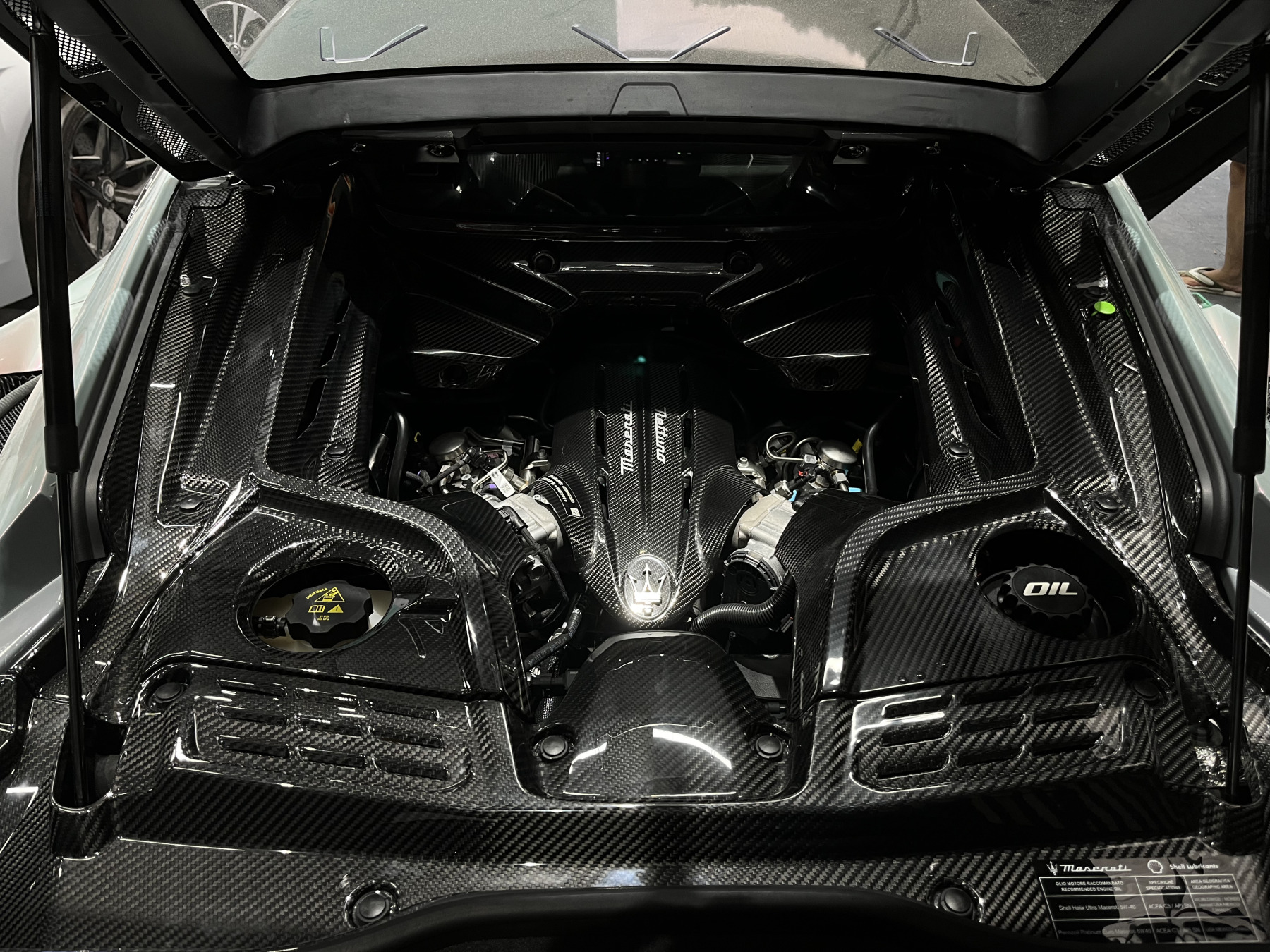 Maserati MC20 2020-2025 Engine Bay Dry Carbon Fiber OEM Series Bodykit