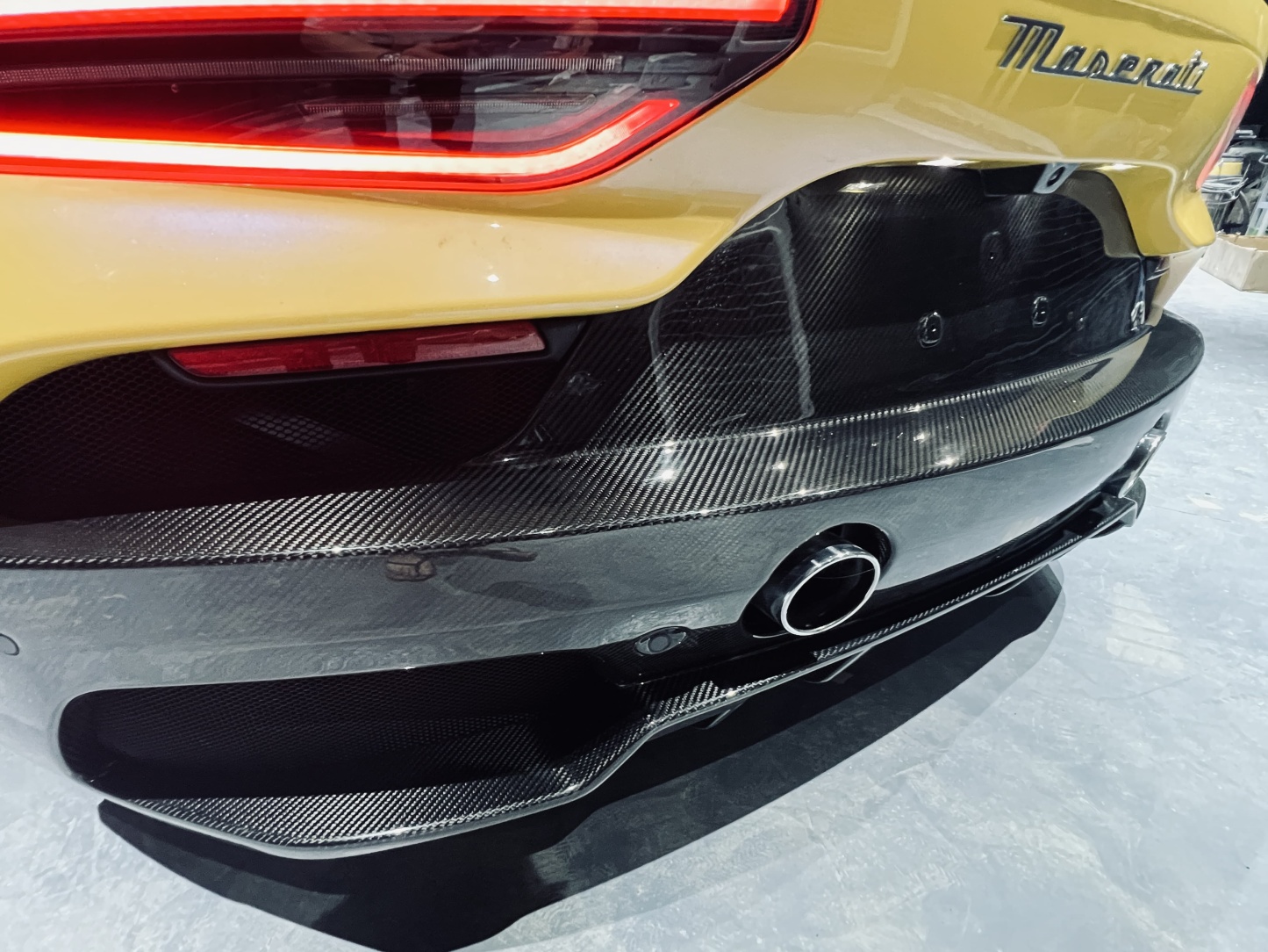 Maserati MC20 2020-2025 Rear Diffuser Dry Carbon Fiber OEM Series Bodykit