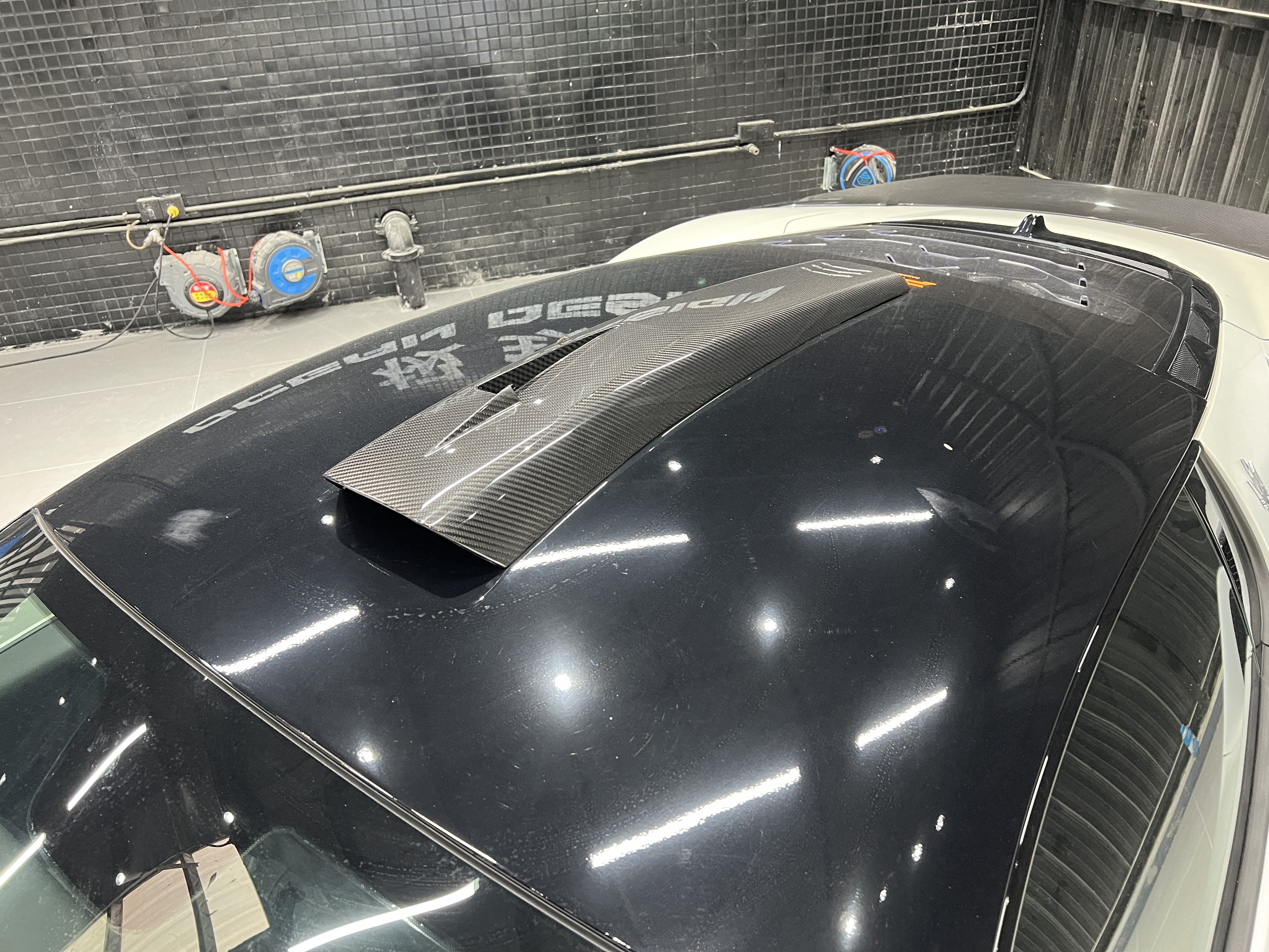 Maserati MC20 2020-2025 Dry Carbon Fiber Roof Scoop SD Series Bodykit