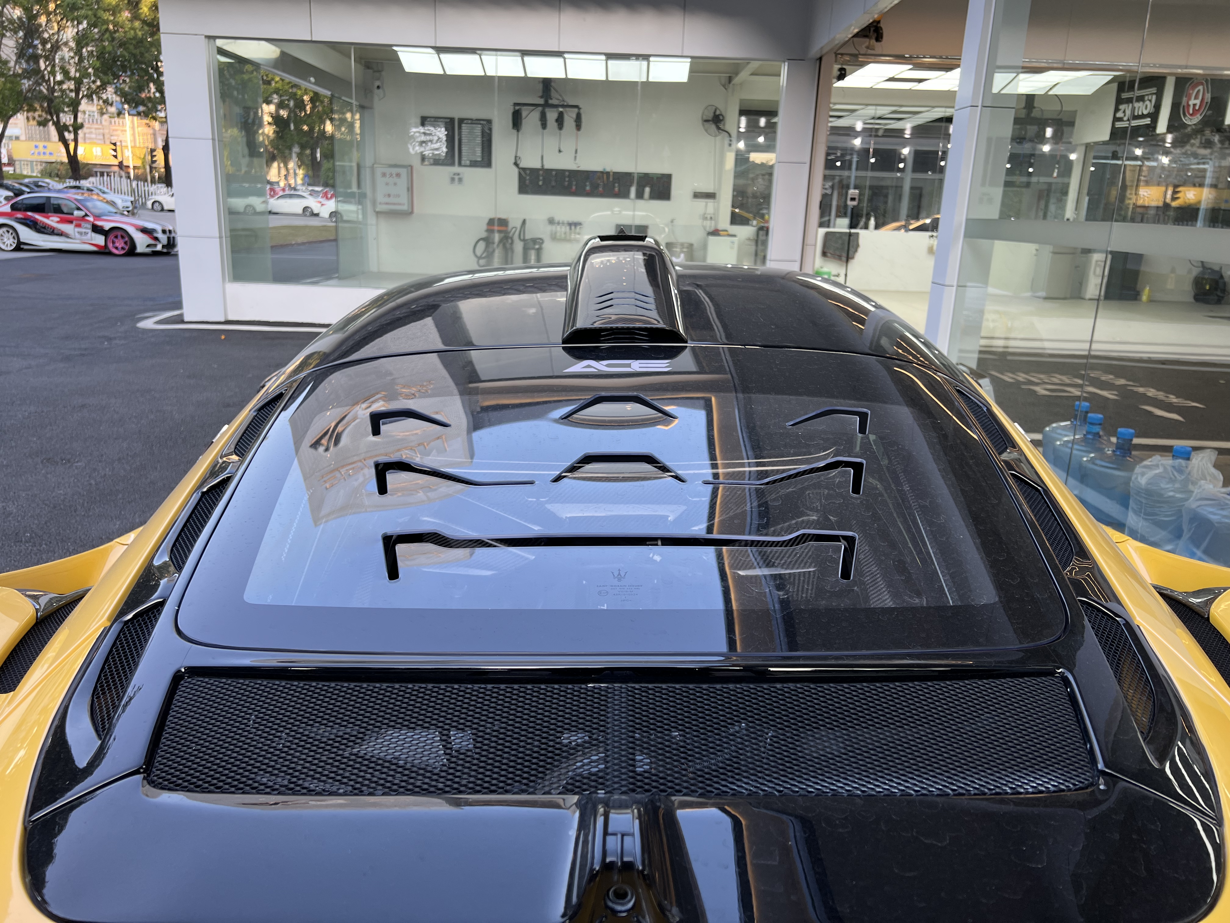 Maserati MC20 2020-2025 Dry Carbon Fiber Roof Scoop SD Series Bodykit