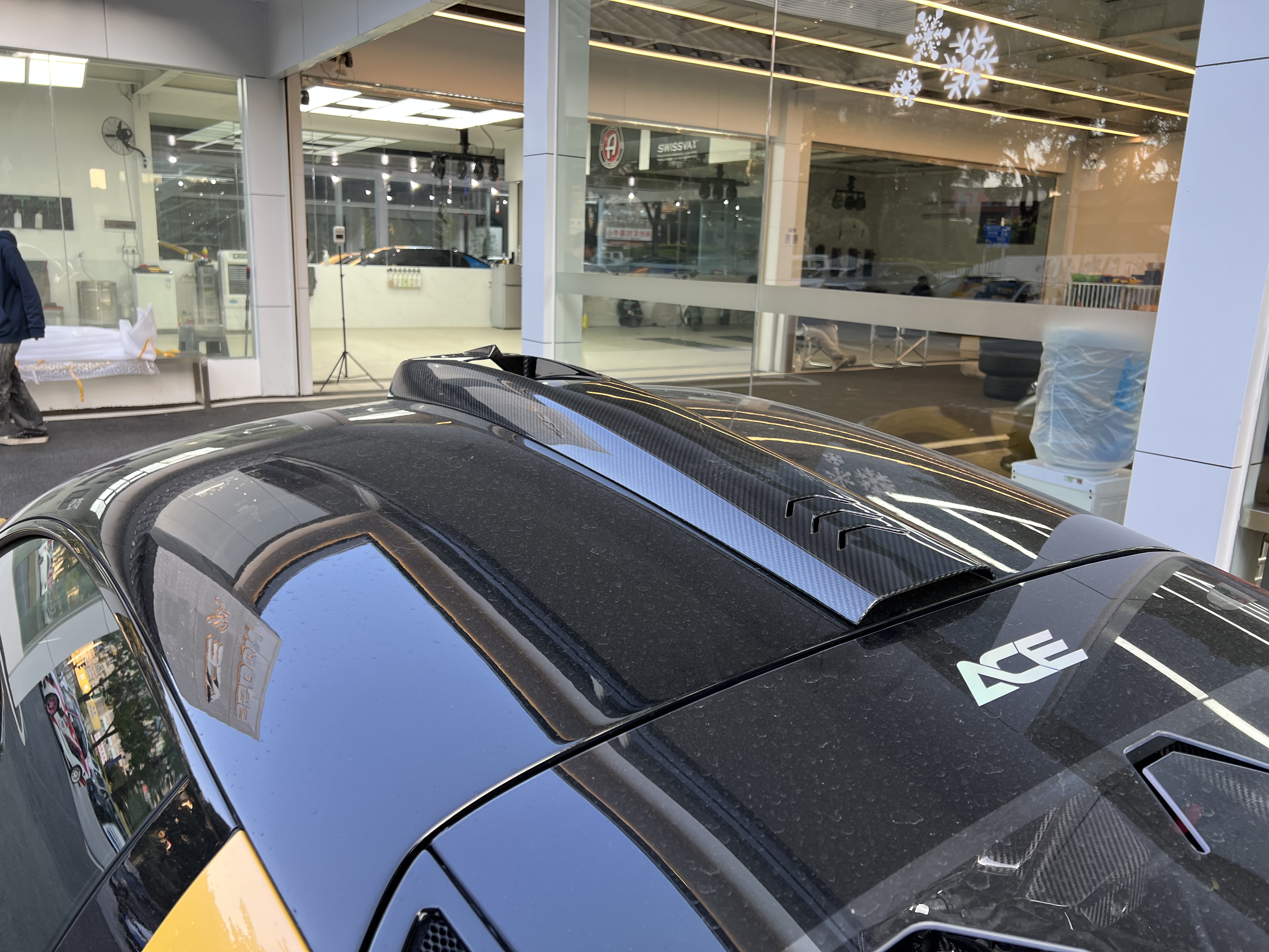 Maserati MC20 2020-2025 Dry Carbon Fiber Roof Scoop SD Series Bodykit