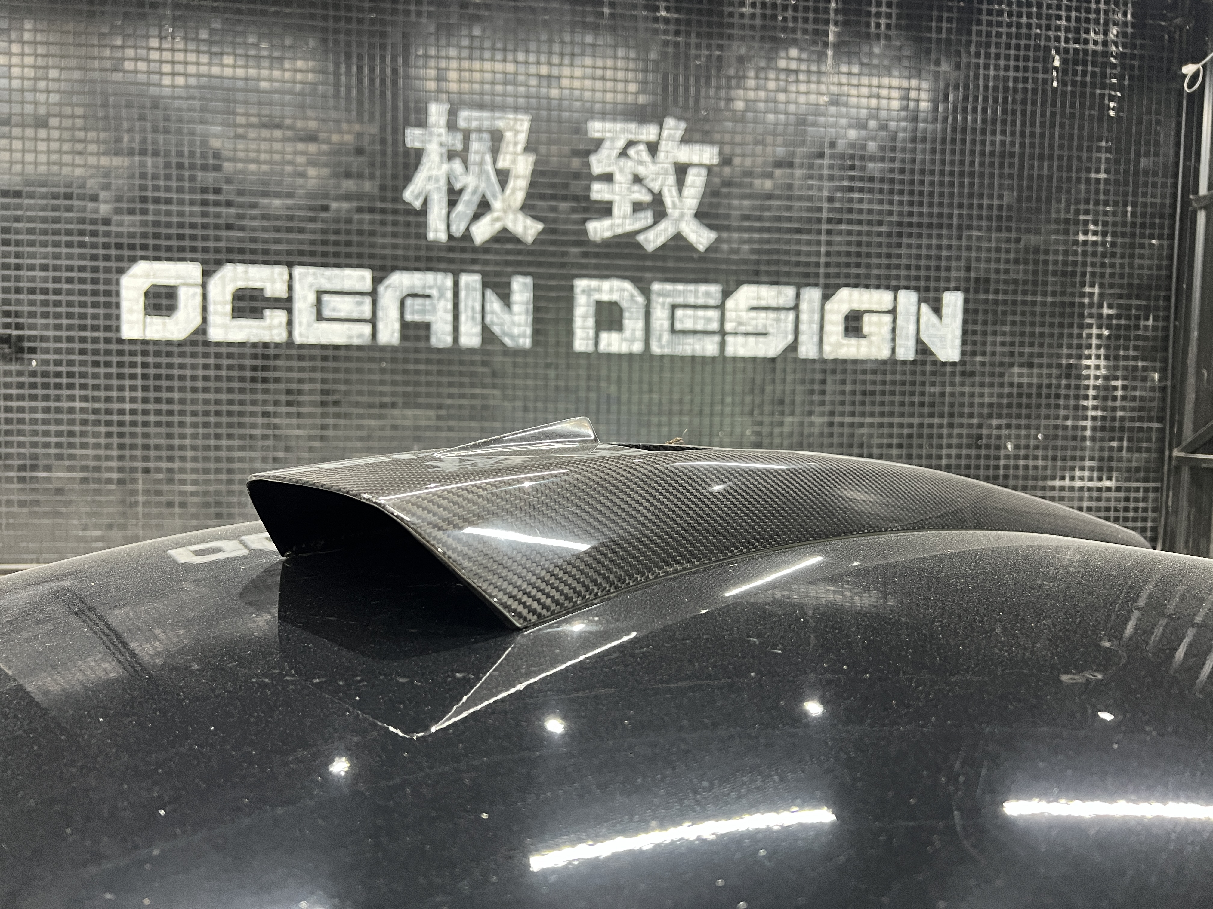 Maserati MC20 2020-2025 Dry Carbon Fiber Roof Scoop SD Series Bodykit