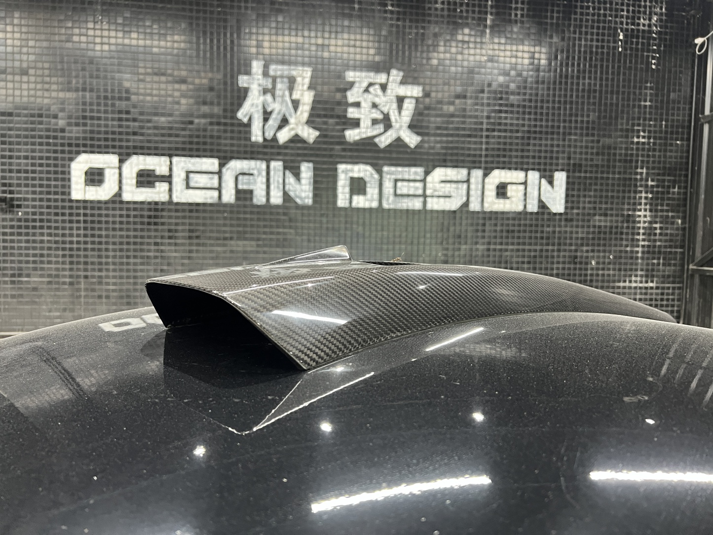 Maserati MC20 2020-2025 Dry Carbon Fiber Roof Scoop SD Series Bodykit