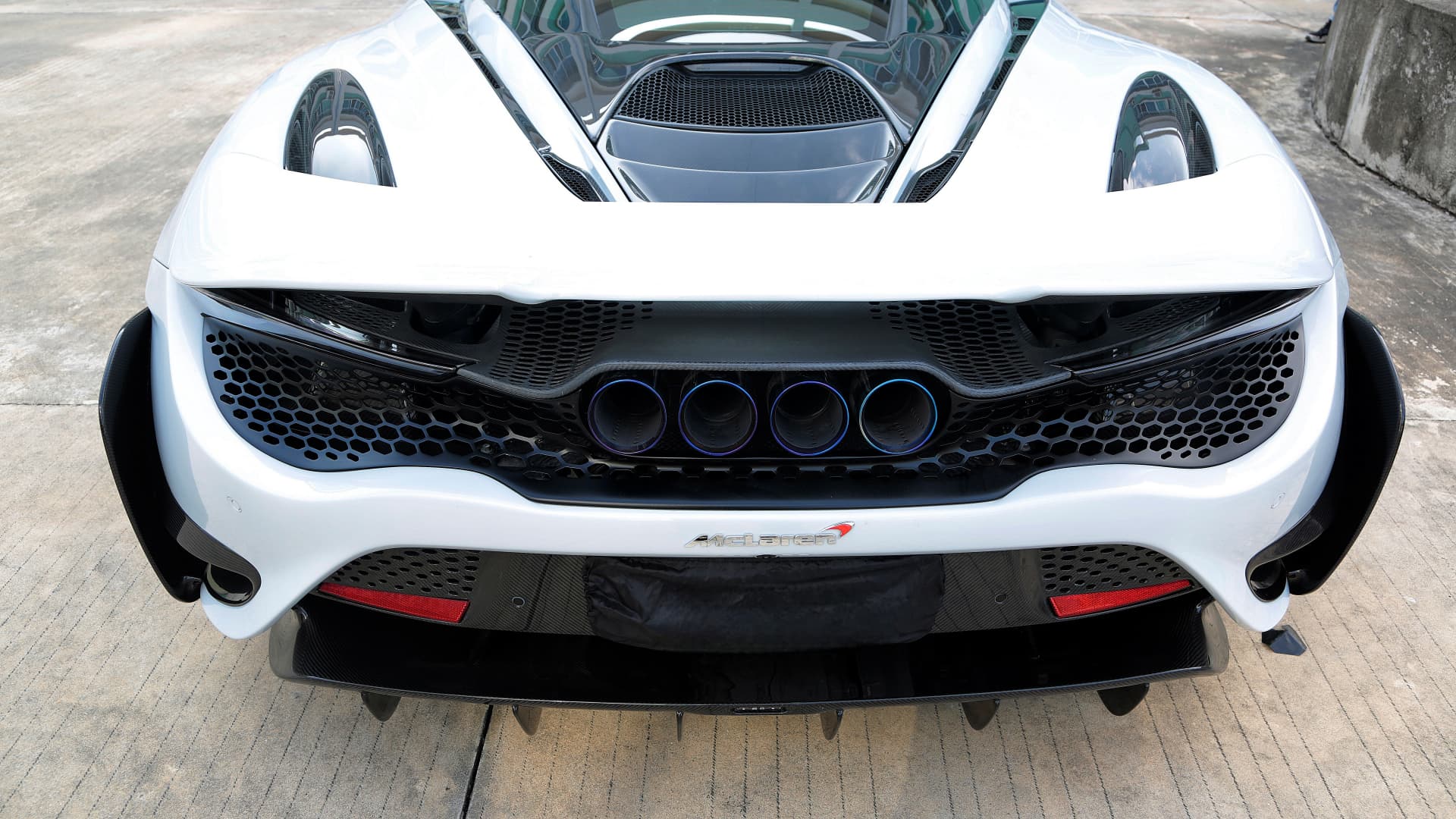 2017-2023 McLaren 720S OEM Style Exhaust Cover Dry Carbon Fiber Bodykit
