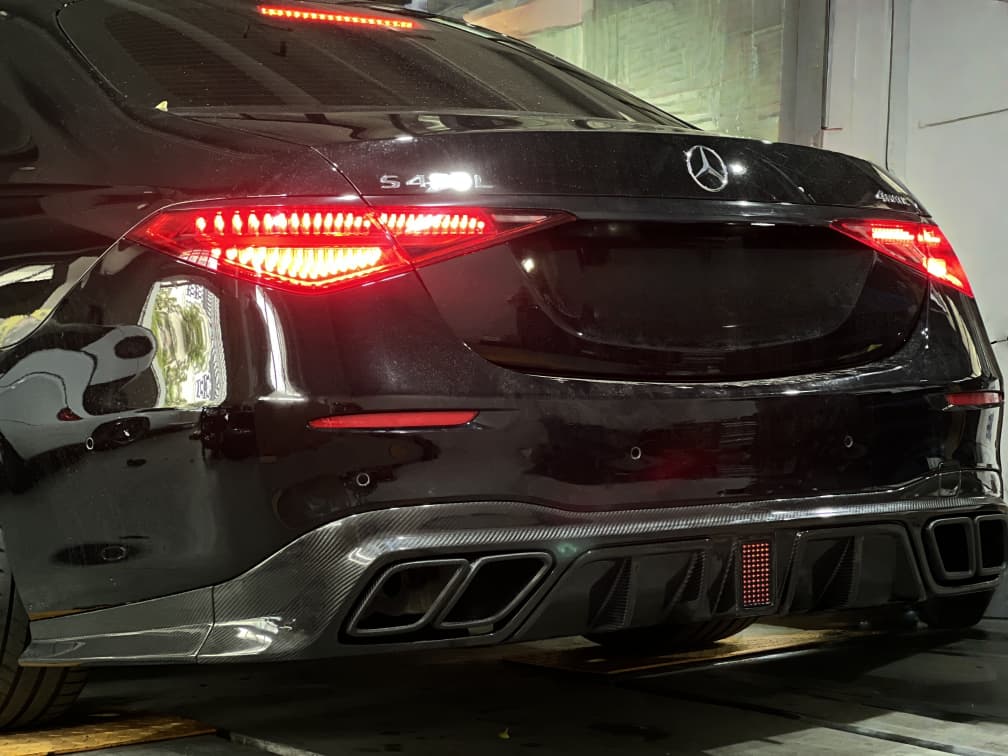 2021-UP Mercedes-Benz S-Class W223 4Matic Sedan MSY Rear Diffuser with LED Light And Exhaust tips Dry Carbon