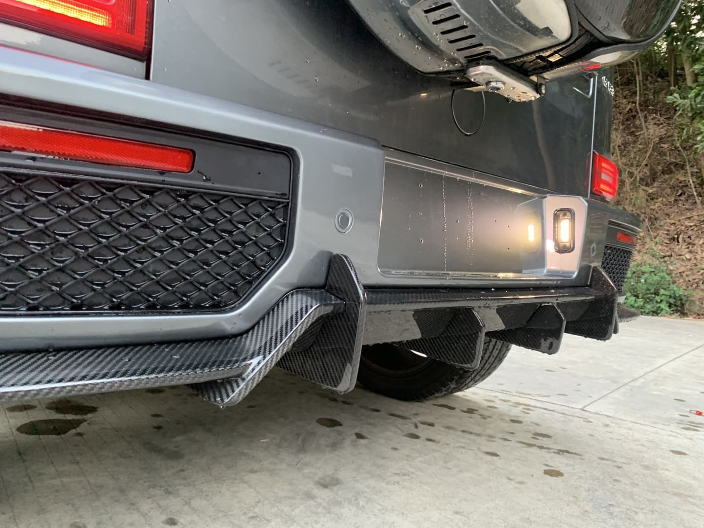 2018-2024 Mercedes-Benz W464 G-Class G350/G500/G63 Upgrade to G900 Rear Diffuser with Corner Trims in Dry Carbon