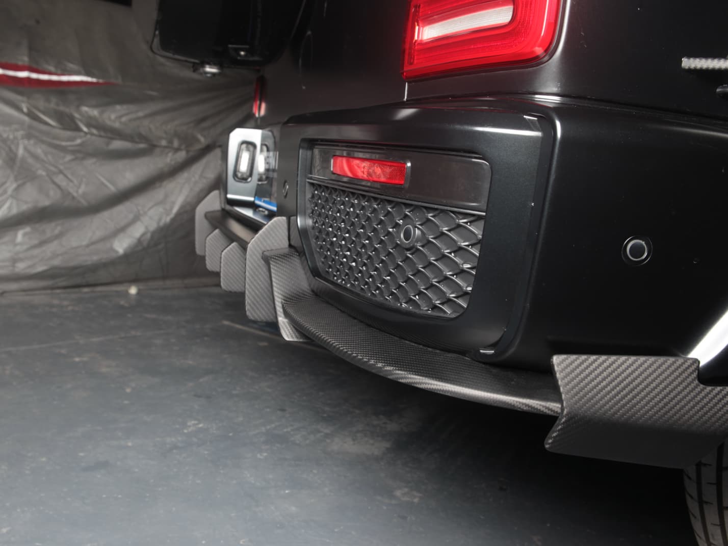 2018-2024 Mercedes-Benz W464 G-Class G350/G500/G63 Upgrade to G900 Rear Diffuser with Corner Trims in Dry Carbon